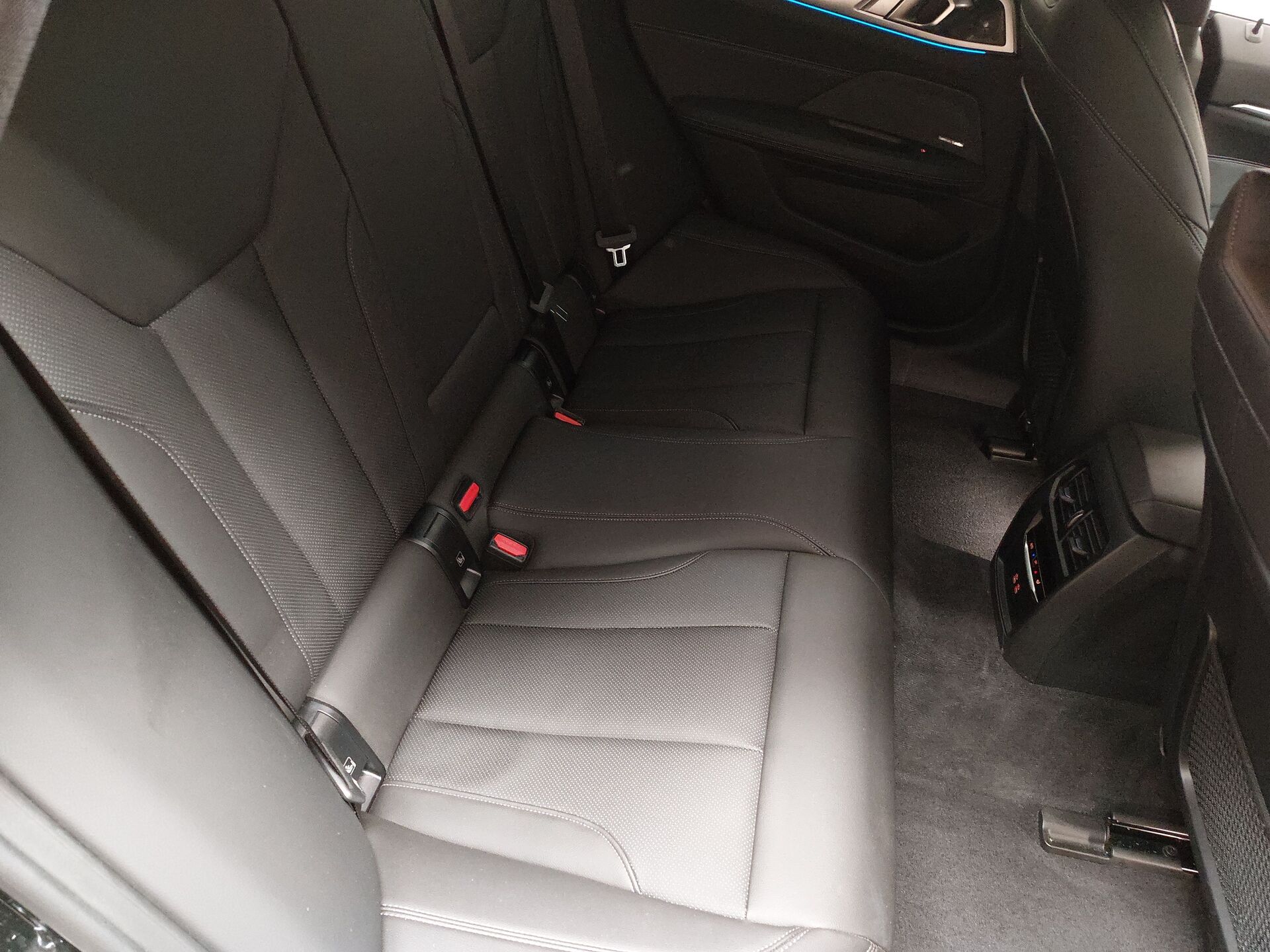 BMW i4 eDrive35 Navi LED Leder RFK SHZ 17