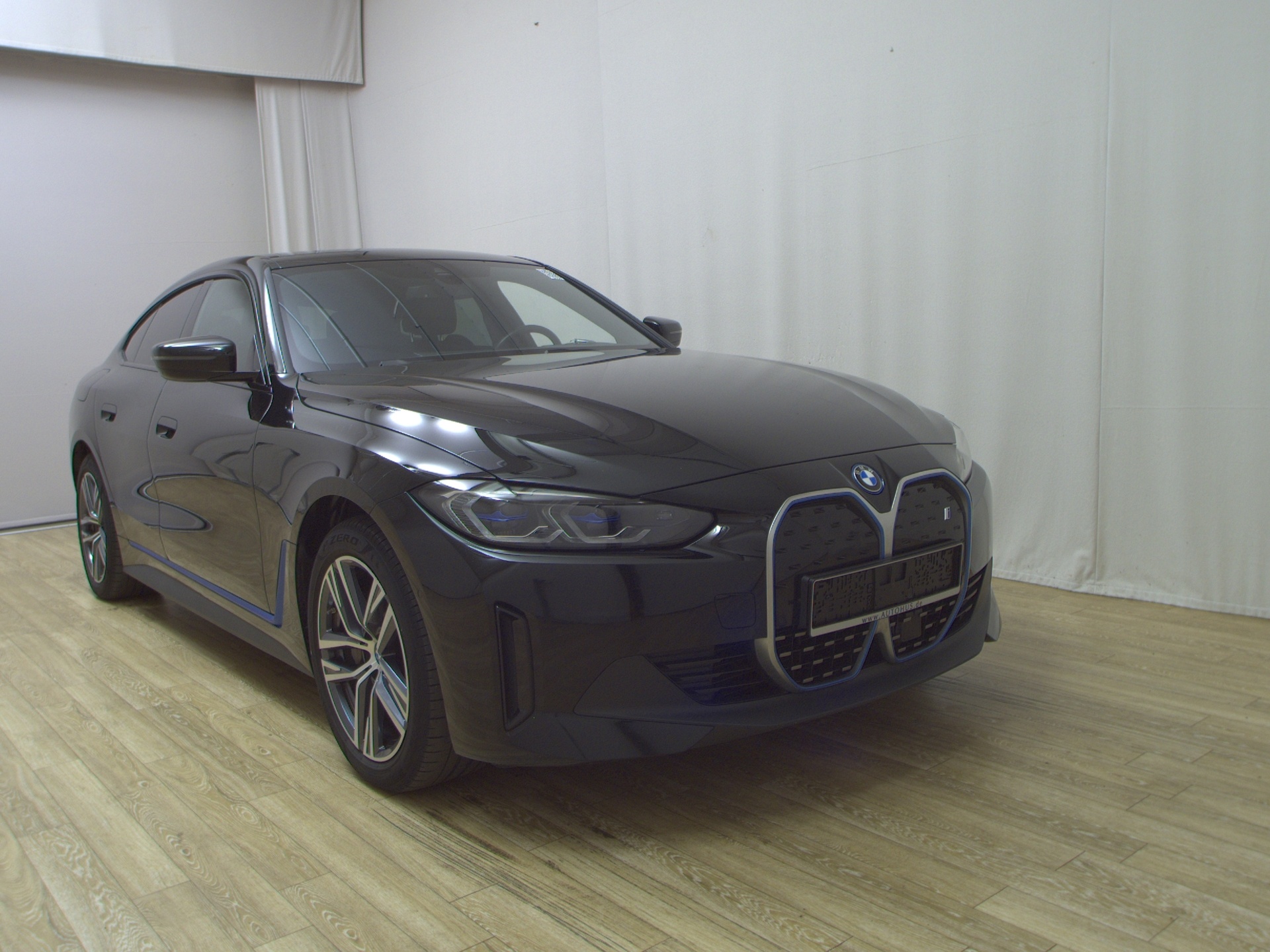 BMW i4 eDrive35 Navi LED Leder RFK SHZ 3