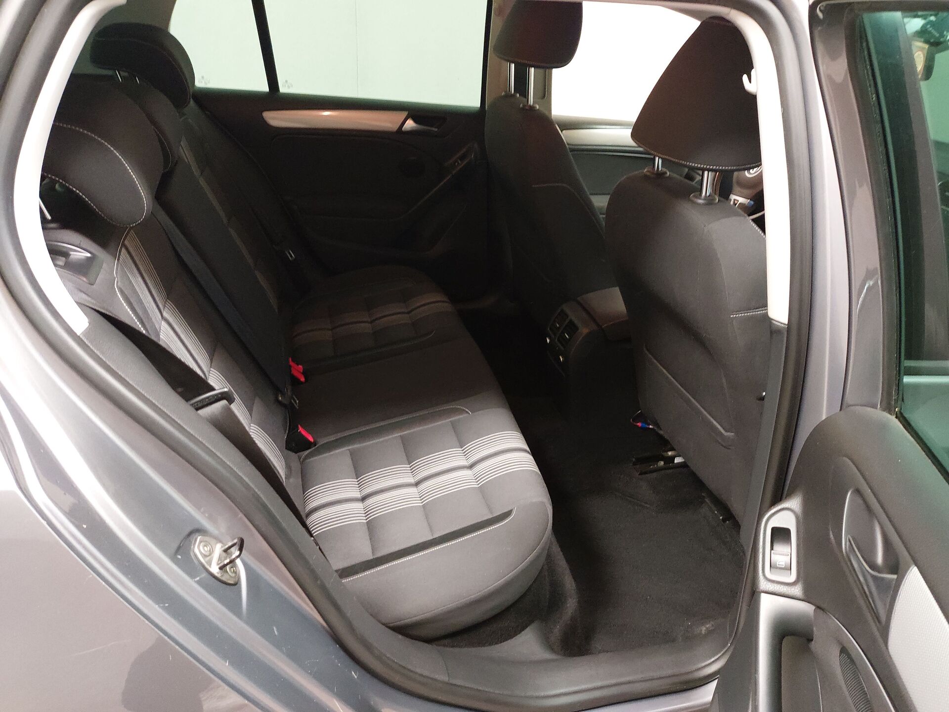 Volkswagen VW Golf-6 1.2 TSI Match Navi AHK 13
