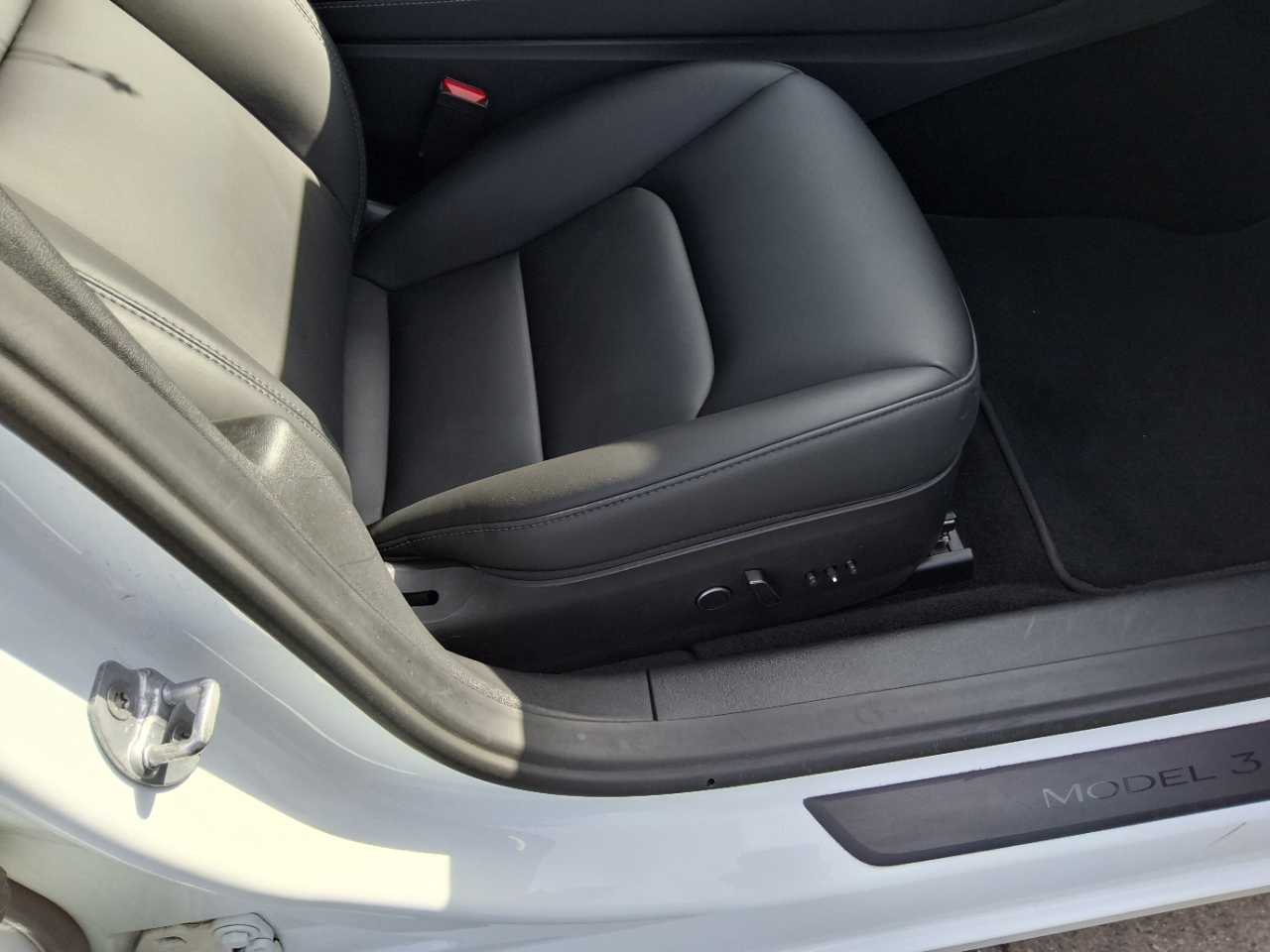 Tesla Model 3 NAVI PANO SHZ KAMERA MEMORY 8