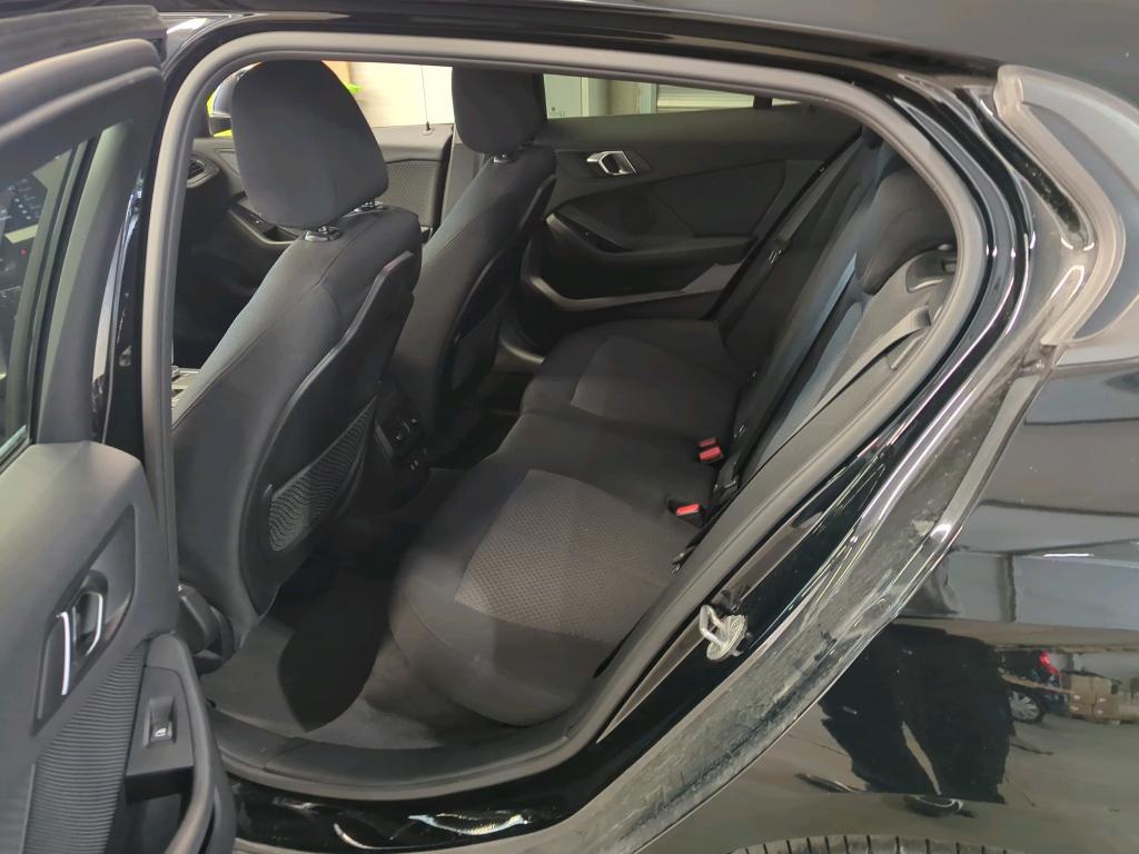 BMW 118dA Advantage NAVI LED SHZ HUD RFK 7