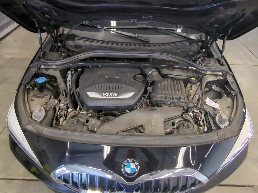 BMW 118dA Advantage NAVI LED SHZ HUD RFK 11