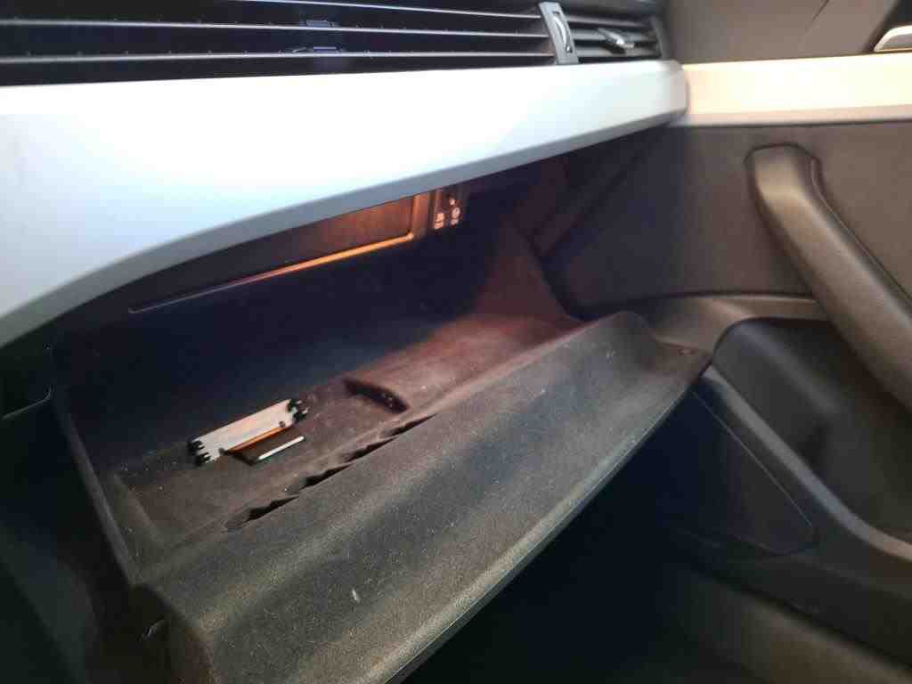 Audi A4 Avant 35 TDI 35 TDI NAVI KLIMAAUT SHZ 10