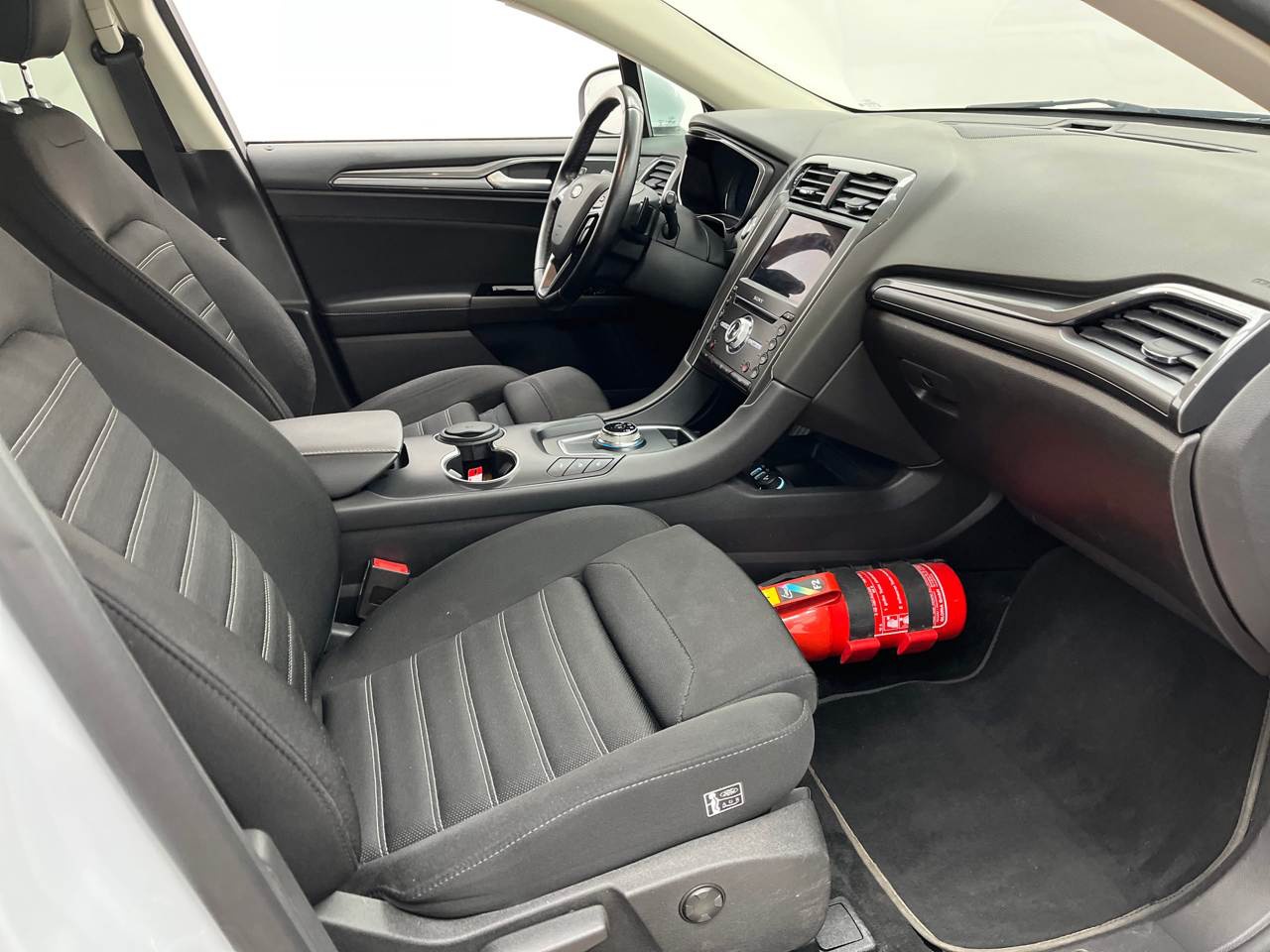 Ford Mondeo Turnier 2.0 EB Titanium Navi LED AHK RFK 6