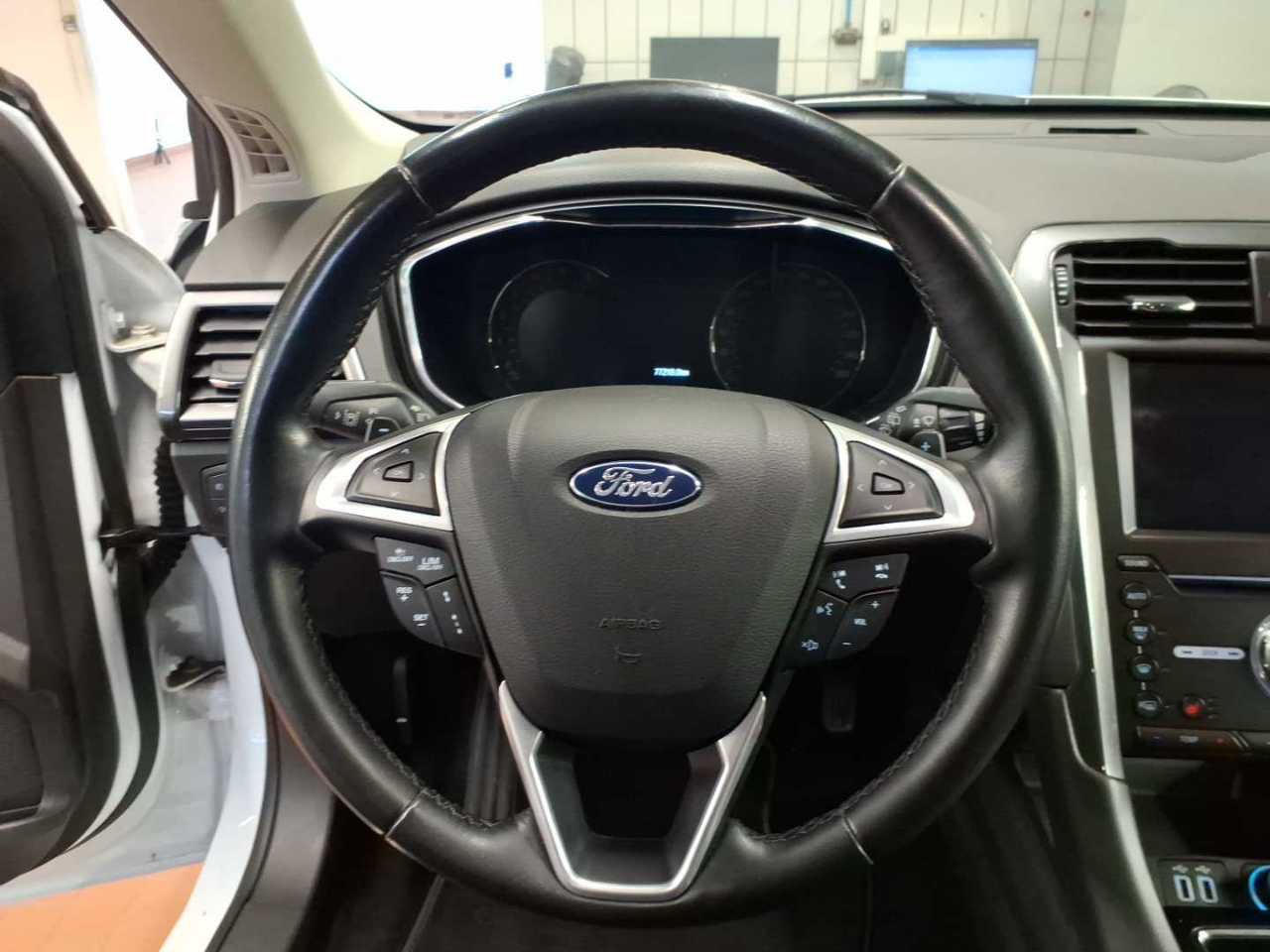 Ford Mondeo Turnier 2.0 EB Titanium Navi LED AHK RFK 10