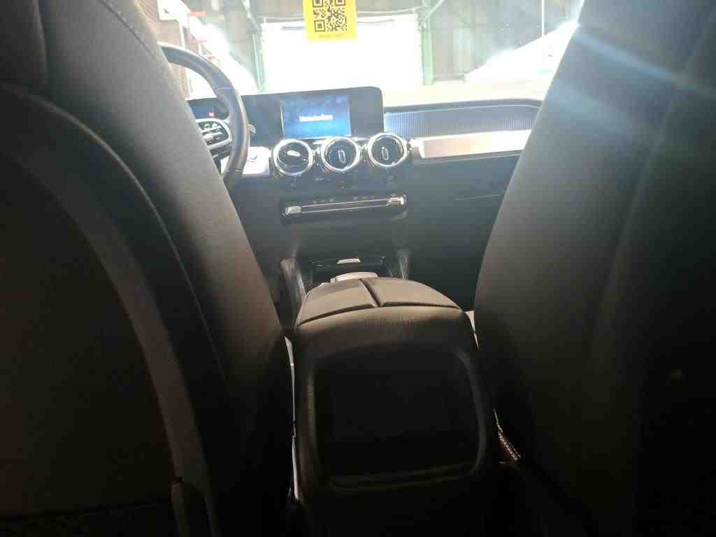 Mercedes-Benz GLB 220 d Progressive NAVI LED SHZ RFK AHK 7