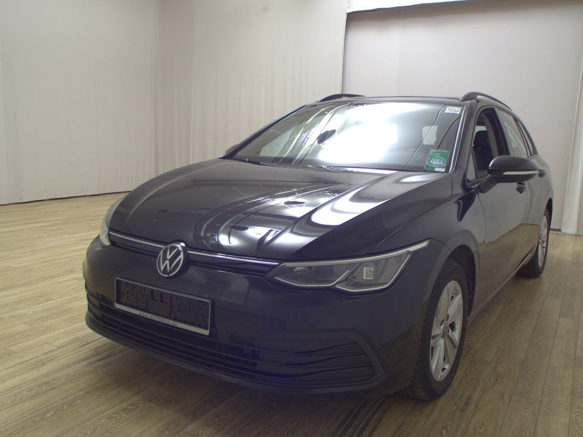Volkswagen Golf-8 Var. 2.0 TDI Life Navi LED Pano DC RFK 2