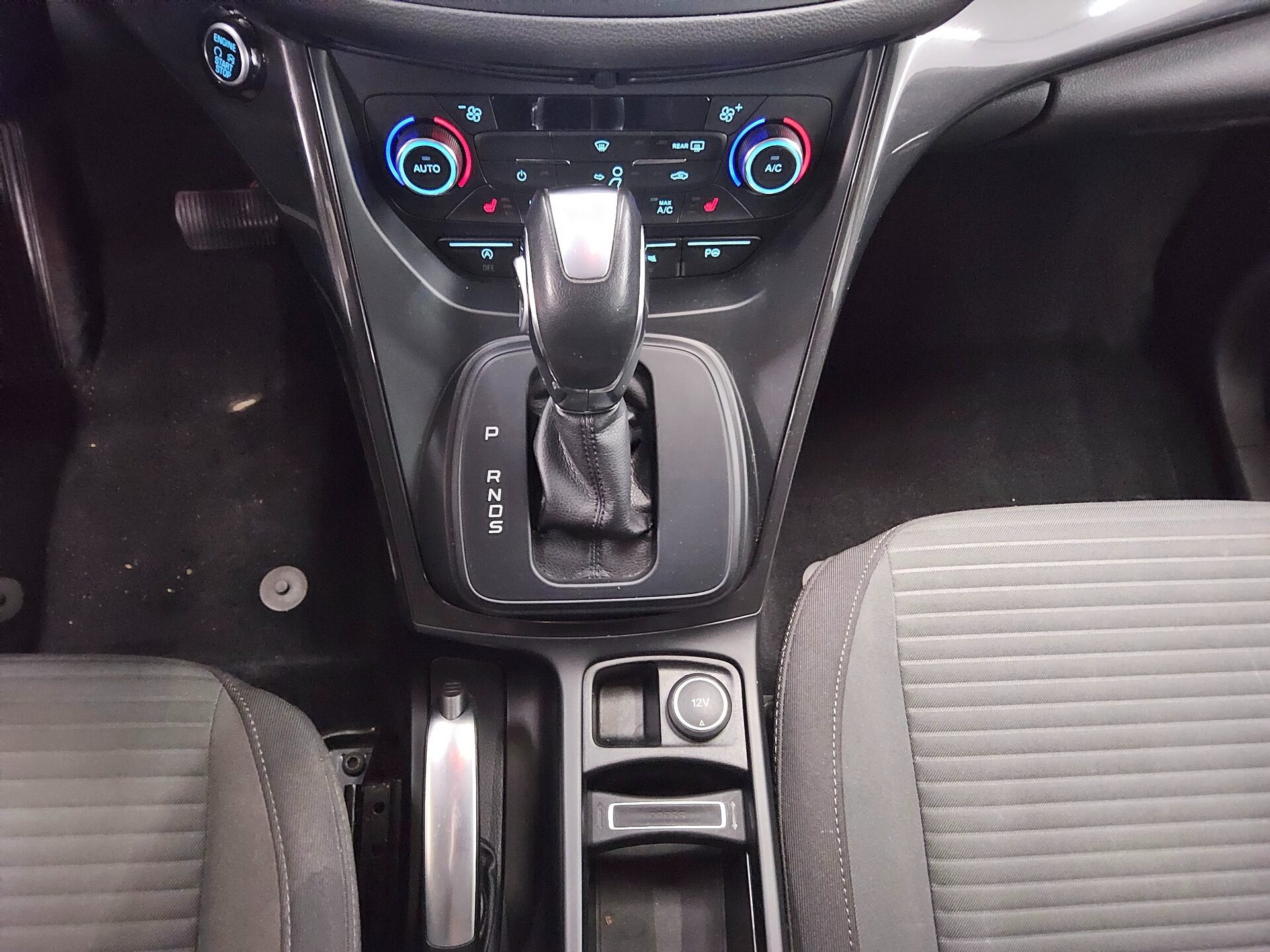 Ford C-Max 1.5 TDCi Titanium Navi Shz PDC 6