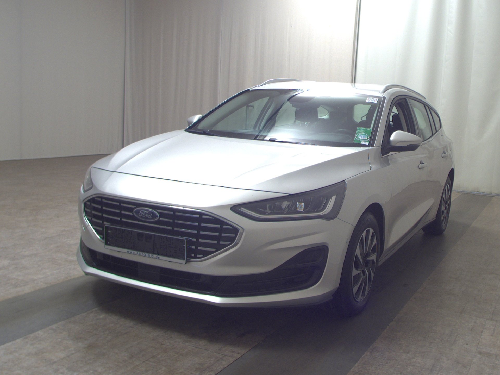 Ford Focus Turnier 1.5 EB Titanium Navi LED AHK Shz 2