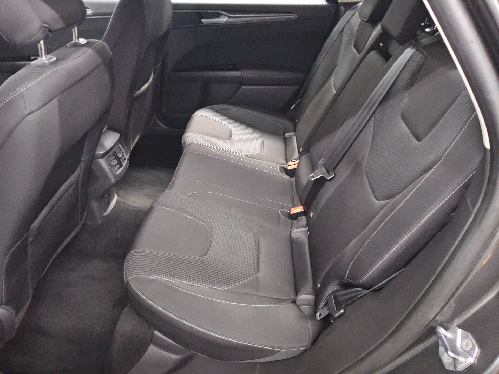 Ford Mondeo Turnier 2.0 EB Titanium Navi LED RfK ACC 13
