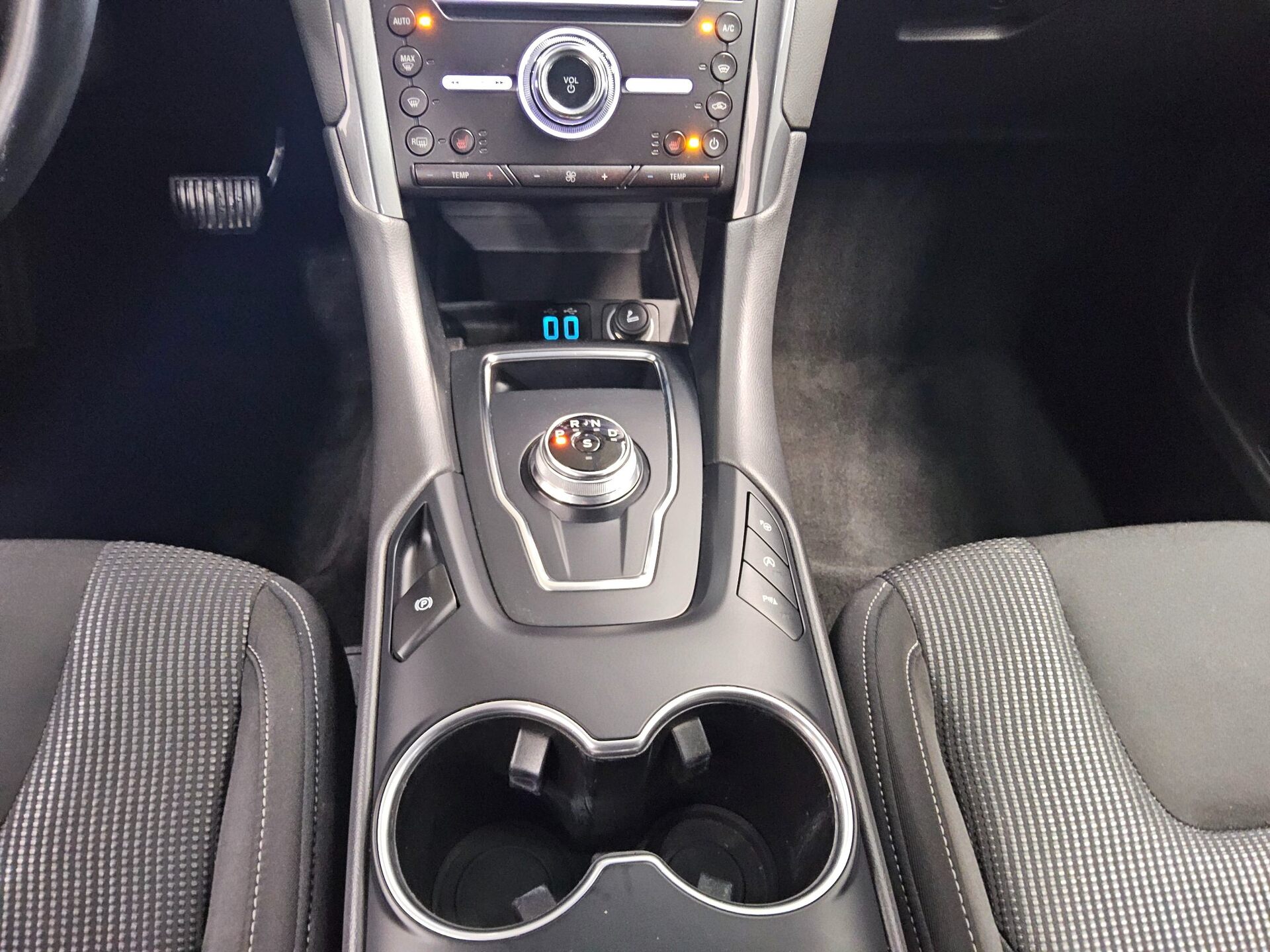Ford Mondeo Turnier 2.0 EB Titanium Navi LED RfK ACC 6