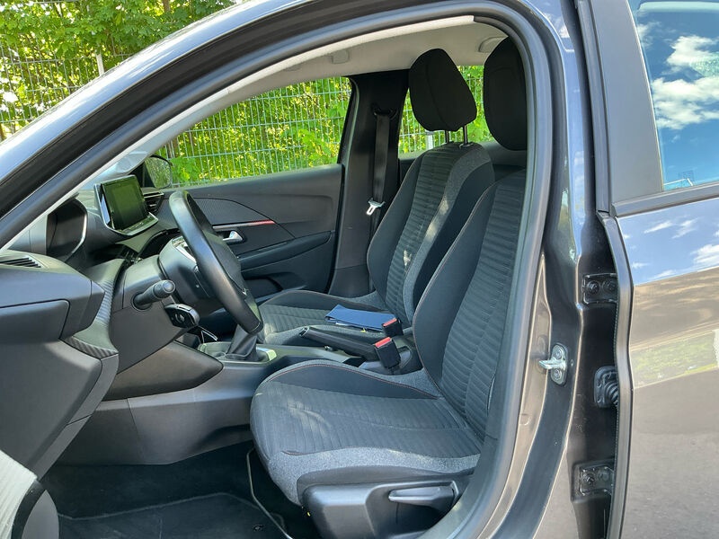 Peugeot 208 1.2 PureTech SHZ 6