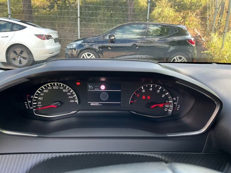 Peugeot 208 1.2 PureTech SHZ 9