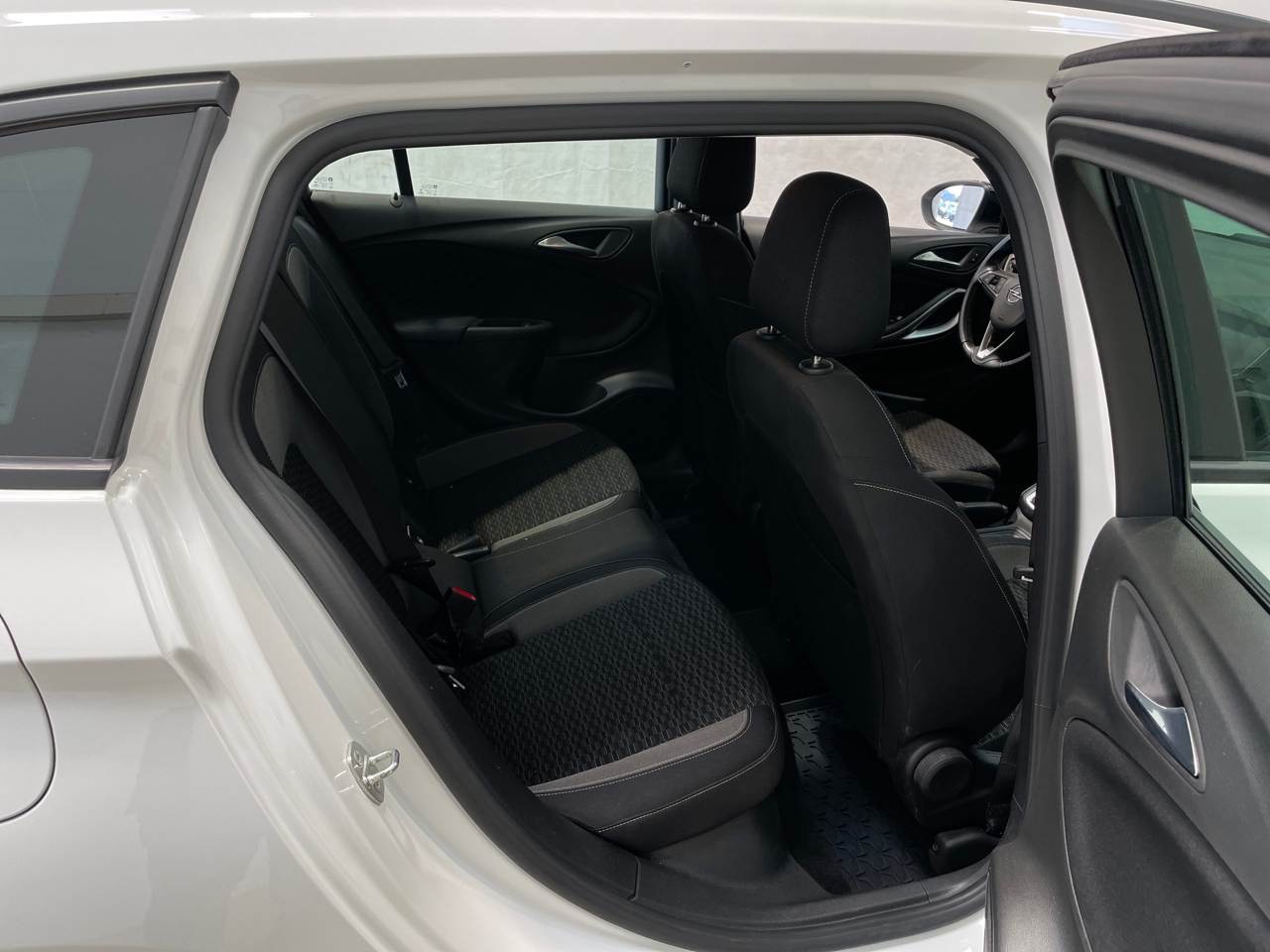 Opel Astra ST 1.5 D Business Ed. Navi LED AHK PDC 7