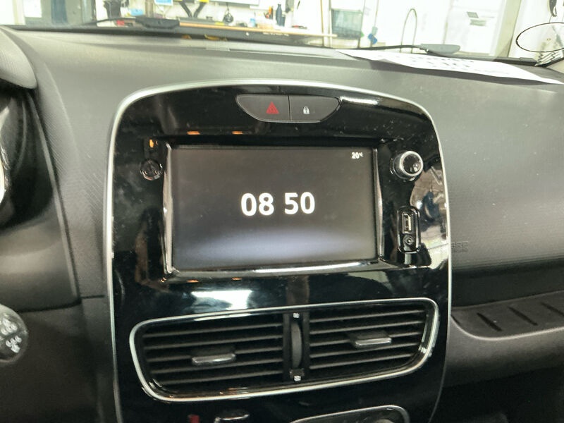 Renault Clio 0.9 TCe RADIO TEMPO 8