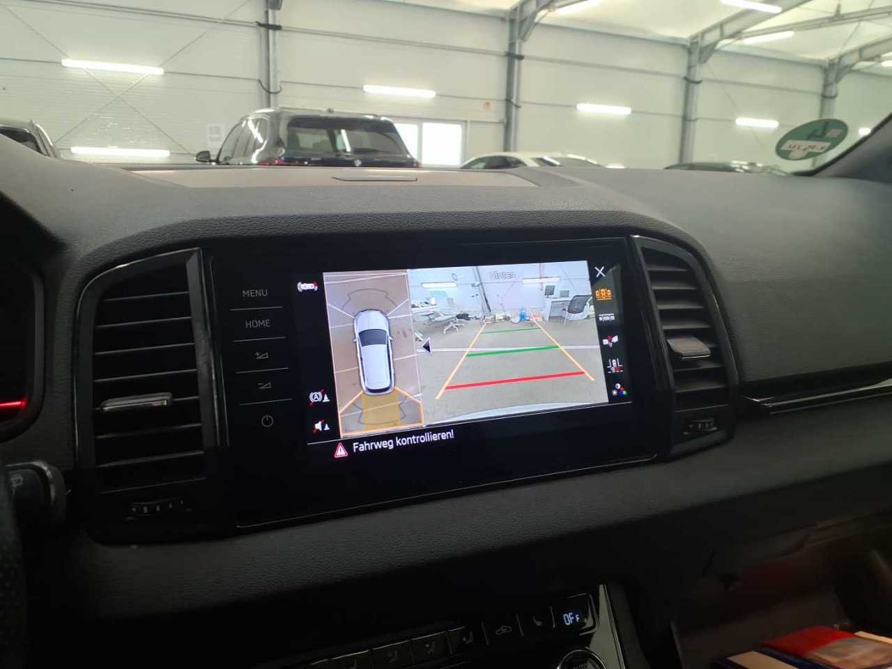 Skoda Karoq 1.5 TSI SportLine Navi LED VC Pano AHK 12