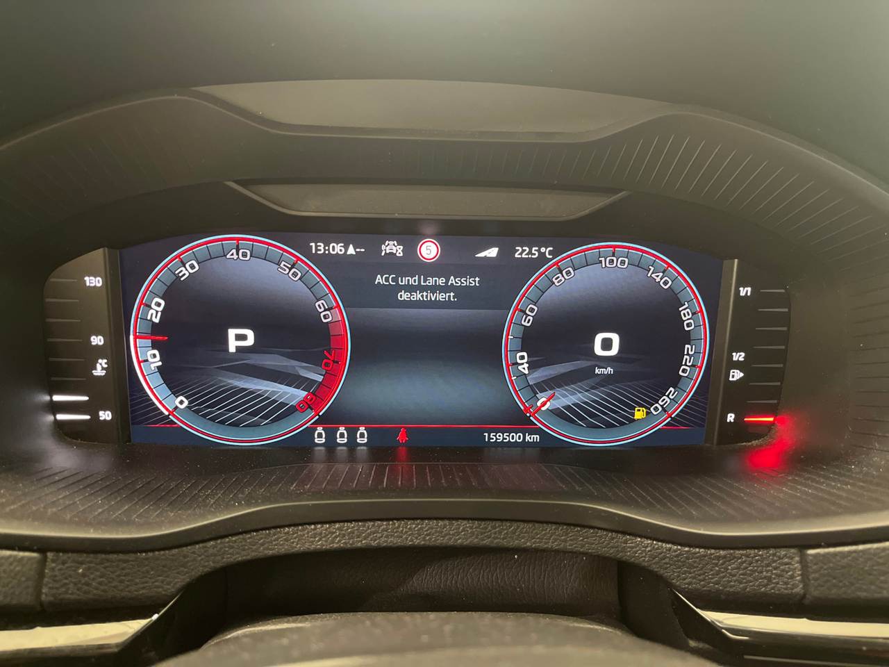 Skoda Karoq 1.5 TSI SportLine Navi LED VC Pano AHK 9