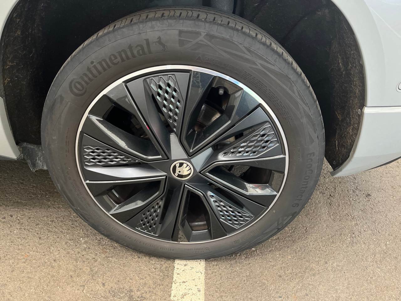 Skoda Karoq 1.5 TSI SportLine Navi LED VC Pano AHK 11