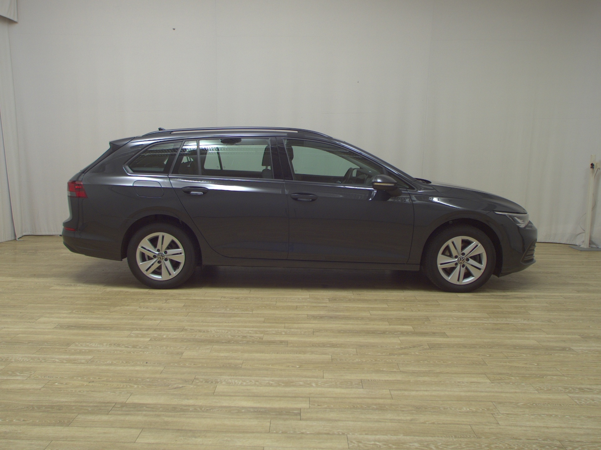 Volkswagen Golf-8 Var. 2.0 TDI Life Navi LED DC ACC PDC Shz