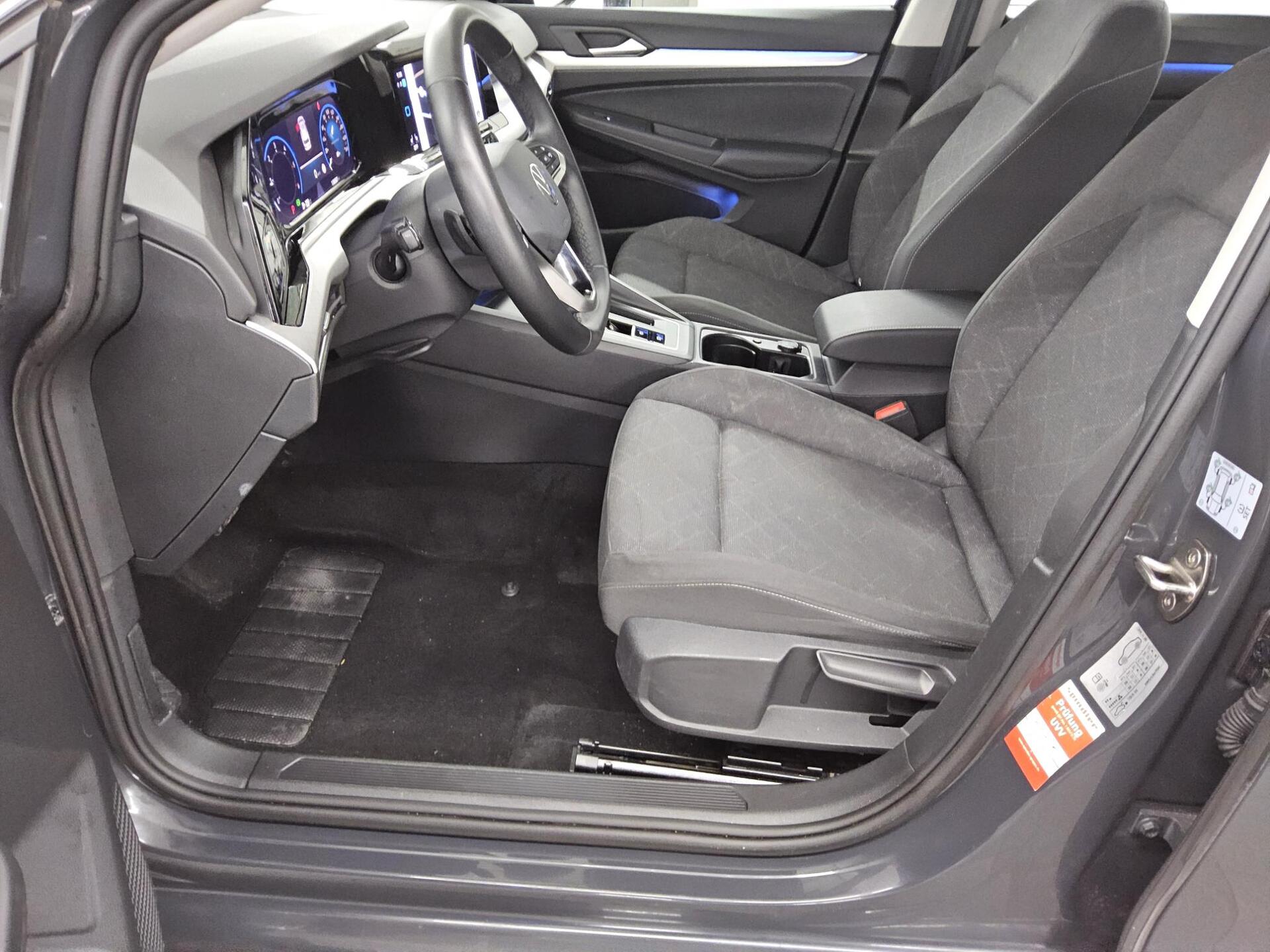 Volkswagen Golf-8 Var. 2.0 TDI Life Navi LED DC ACC PDC Shz 9