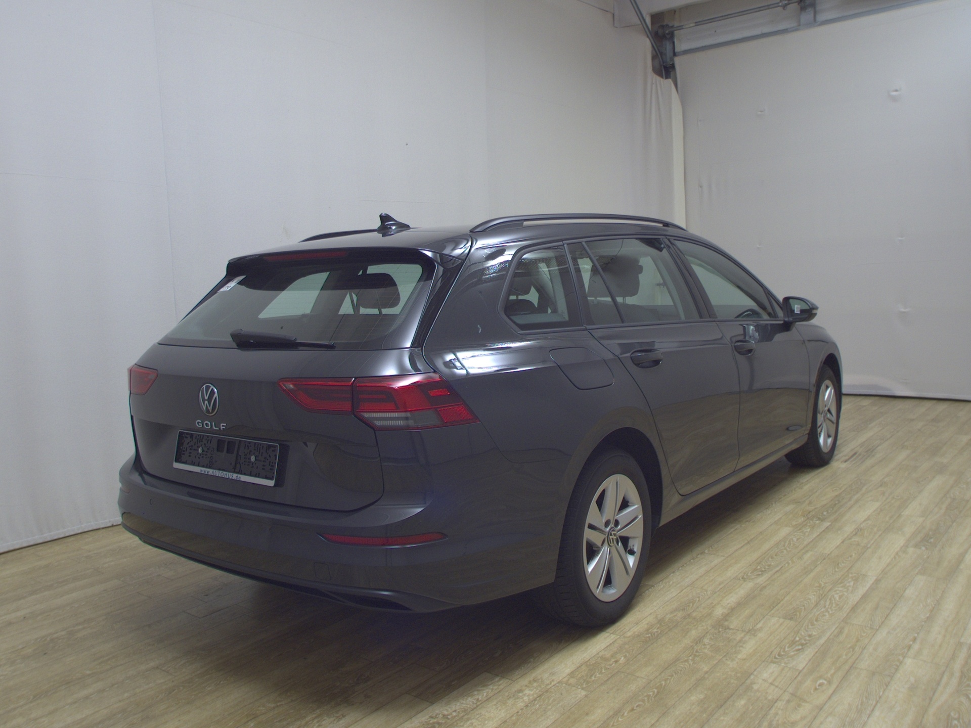 Volkswagen Golf-8 Var. 2.0 TDI Life Navi LED DC ACC PDC Shz 4