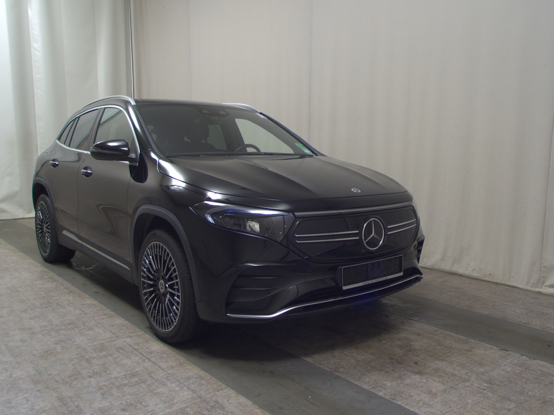 Mercedes-Benz EQA 250 AMG-Line Navi LED AHK Distronic+ RFK 3
