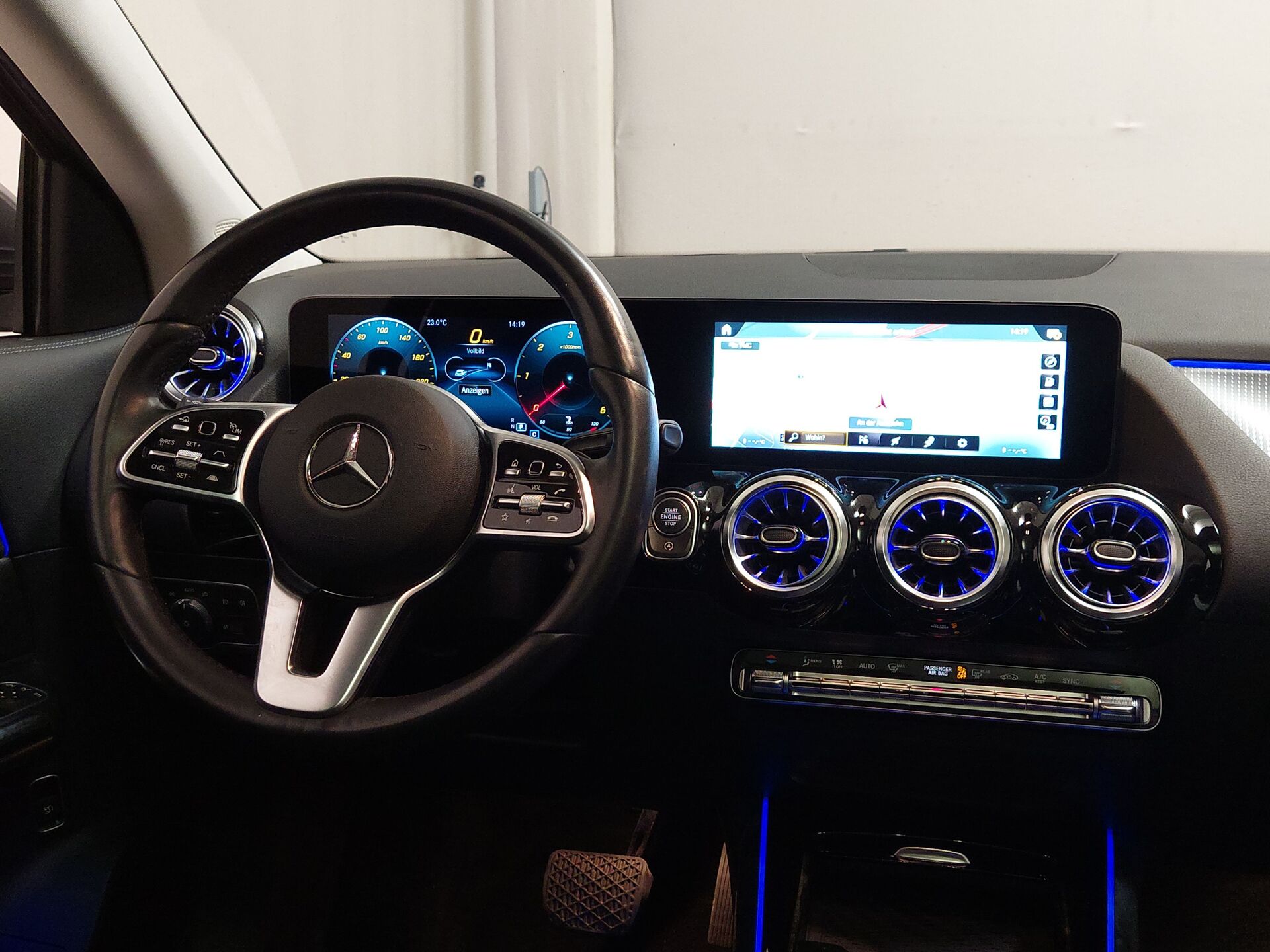 Mercedes-Benz 220 d 4M Progressive NAVI LED PANO SHZ PDC 16