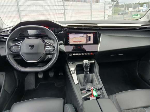 Peugeot 308 1.5 BlueHDI Allure NAVI KLIMAAUT LED SHZ PDC 5