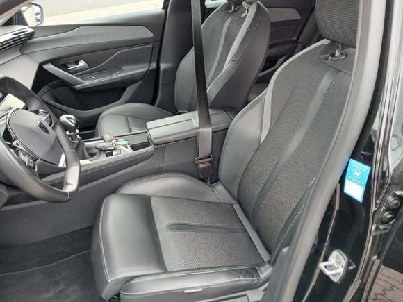 Peugeot 308 1.5 BlueHDI Allure NAVI KLIMAAUT LED SHZ PDC 11