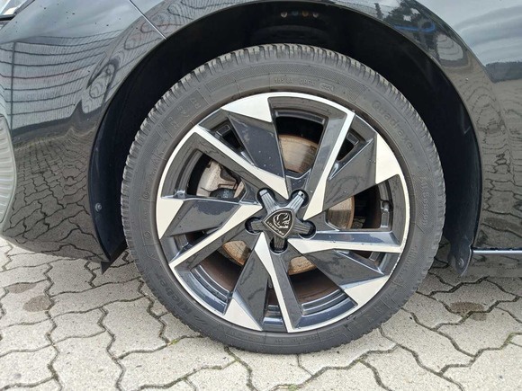 Peugeot 308 1.5 BlueHDI Allure NAVI KLIMAAUT LED SHZ PDC 12
