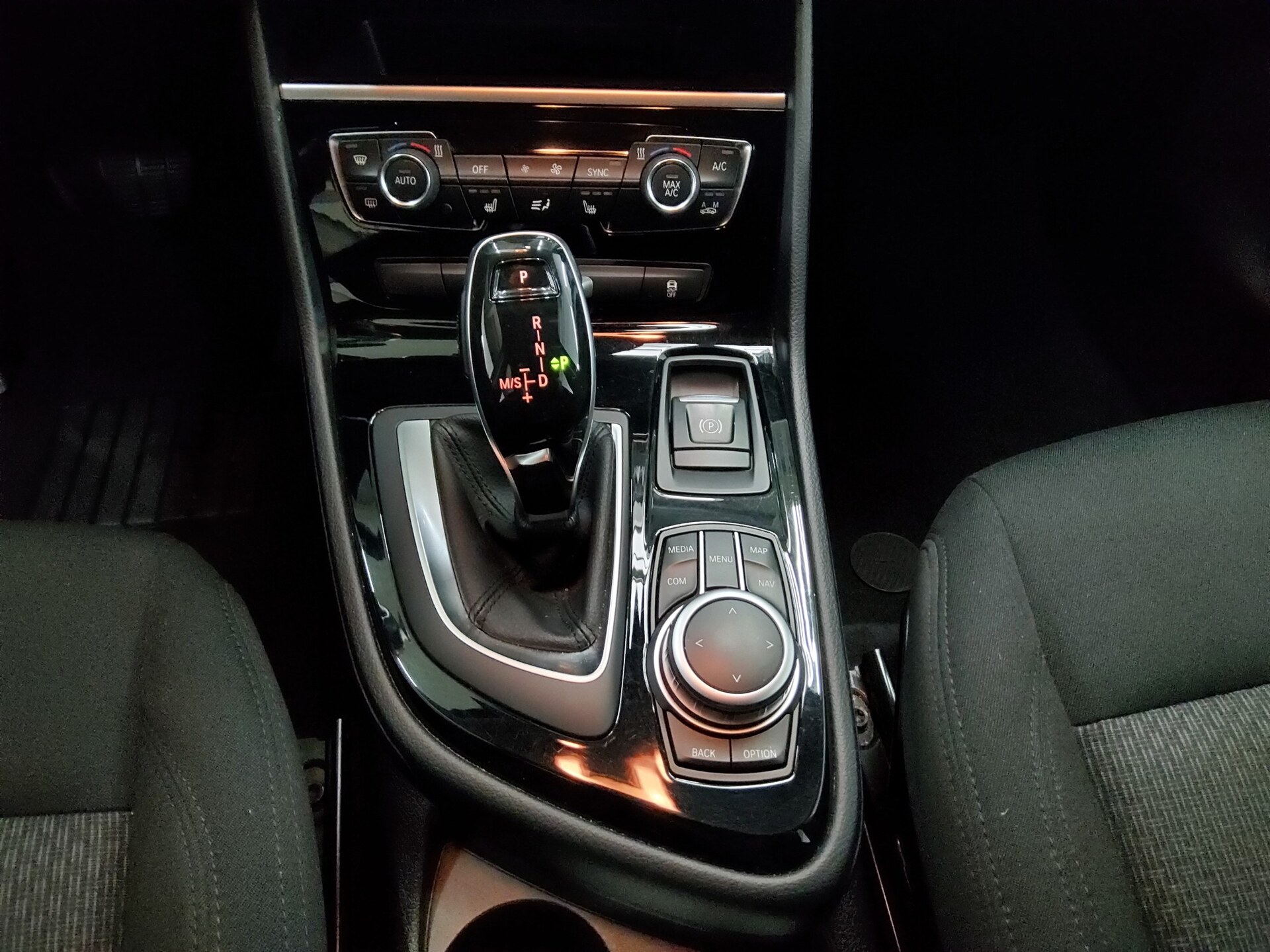 BMW 218 Gran Tourer Advantage 6