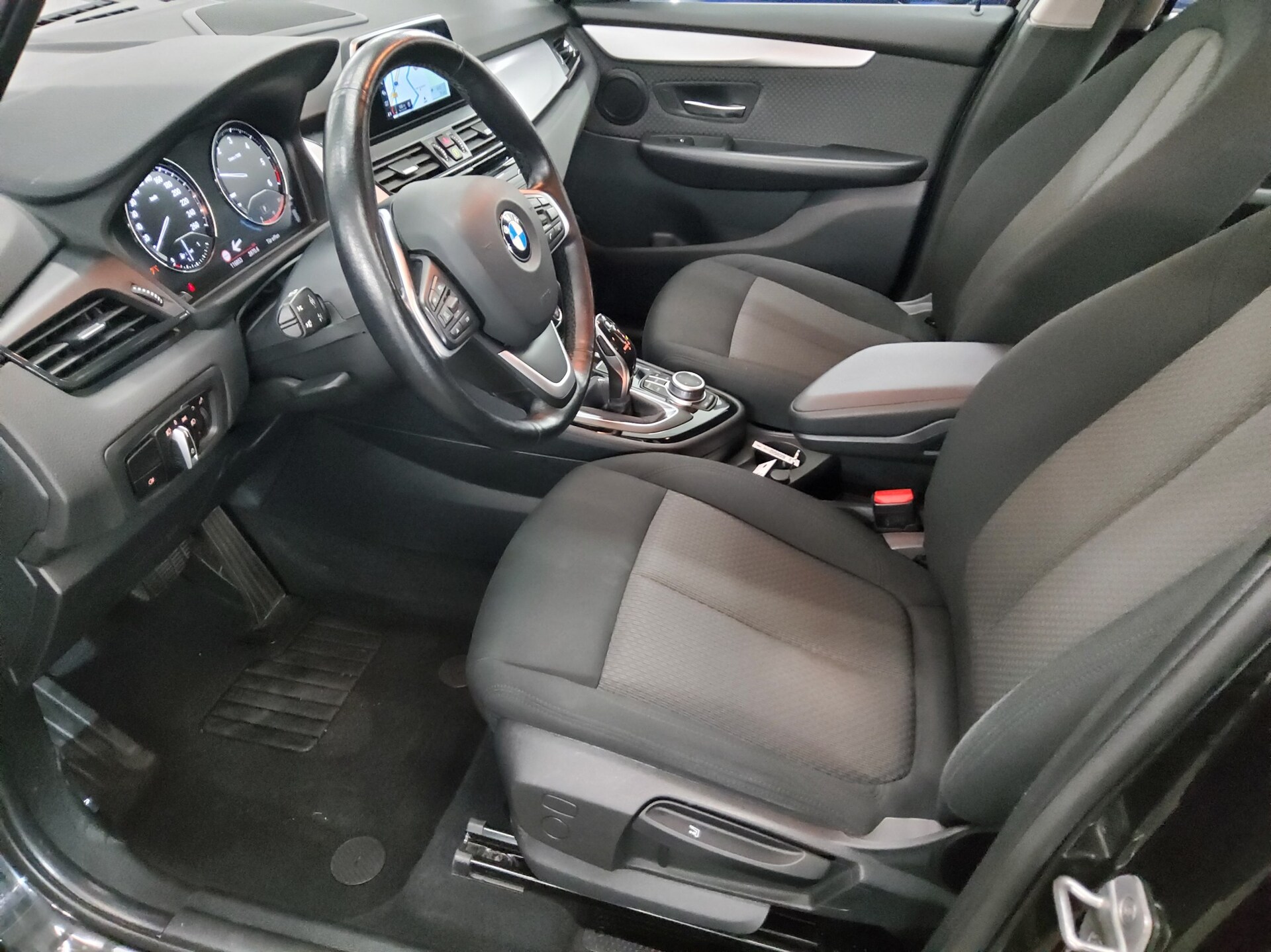 BMW 218 Gran Tourer Advantage 8