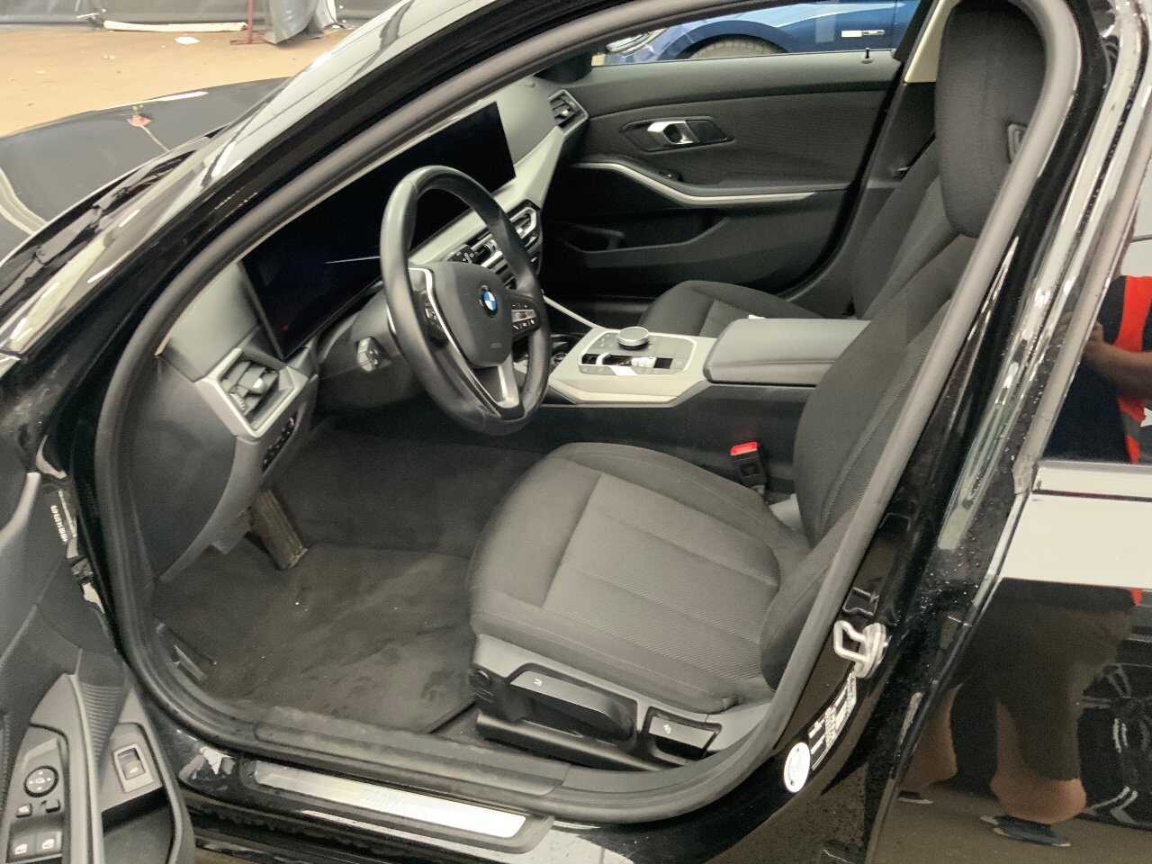 BMW 318dA Touring LENKRADHZG 6
