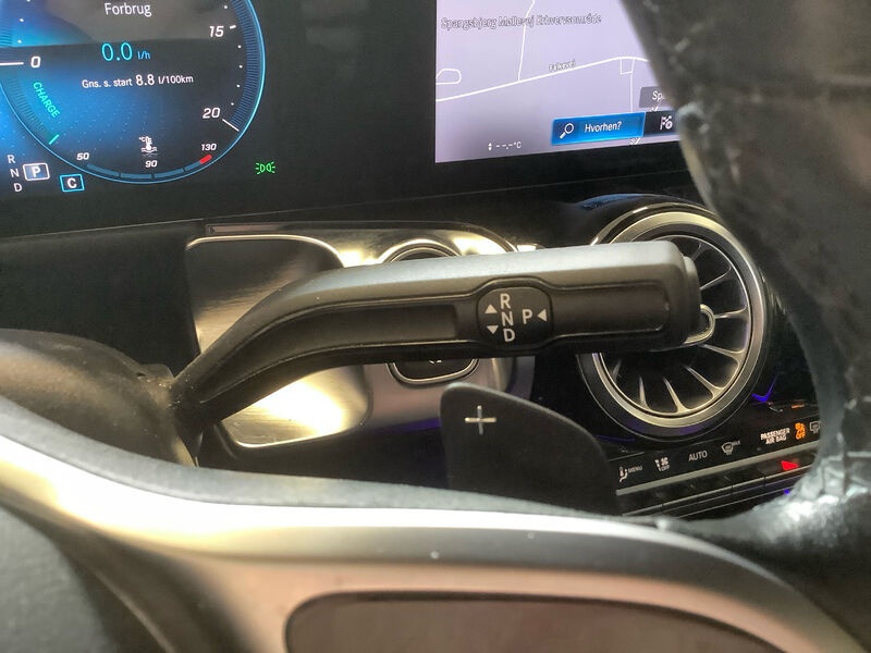 Mercedes-Benz GLB 200 d Progressive NAVI LED RADIO TEMPO MFL 10
