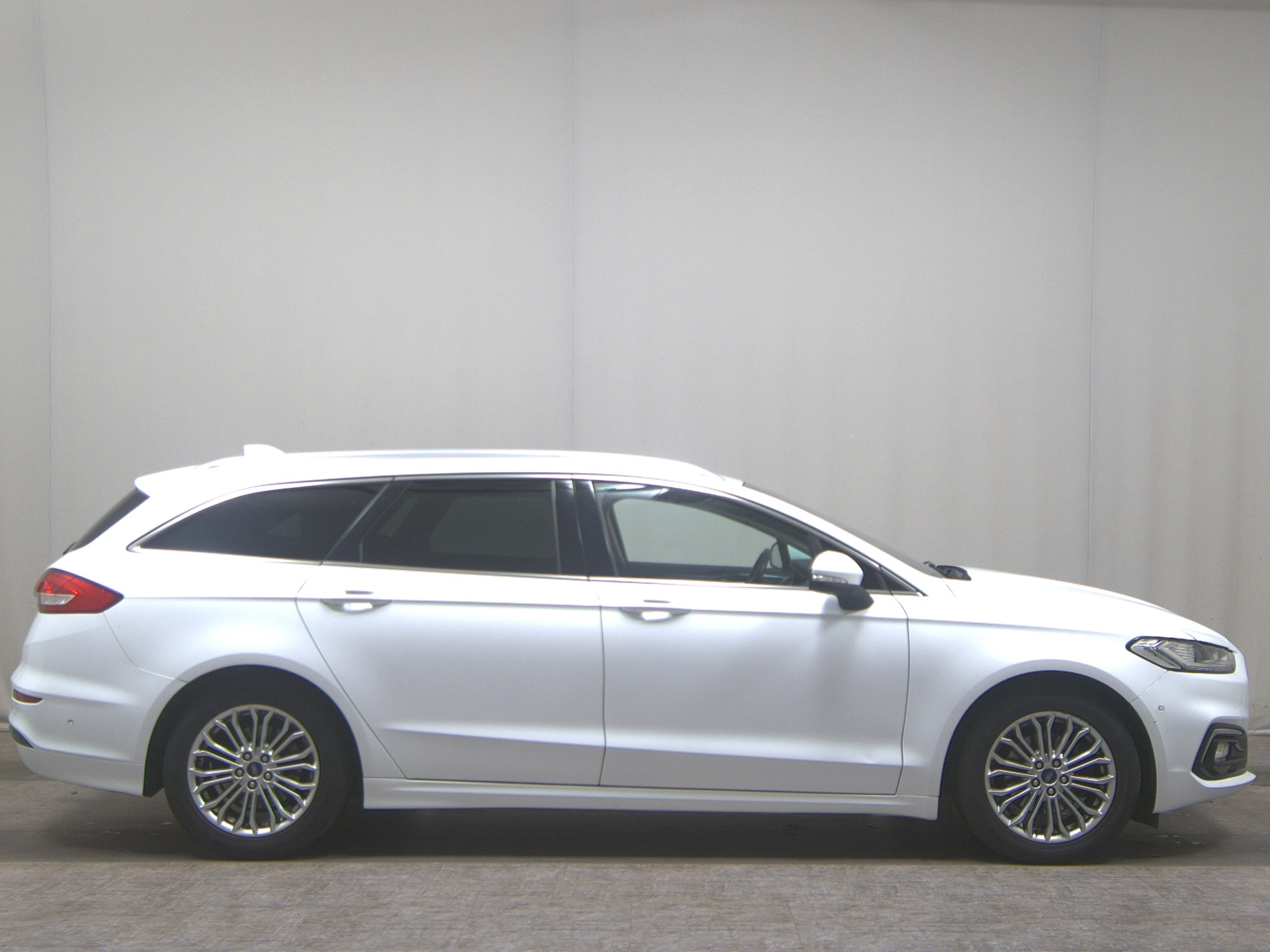 Ford Mondeo Turnier 2.0 EB Titanium Navi LED AHK ACC