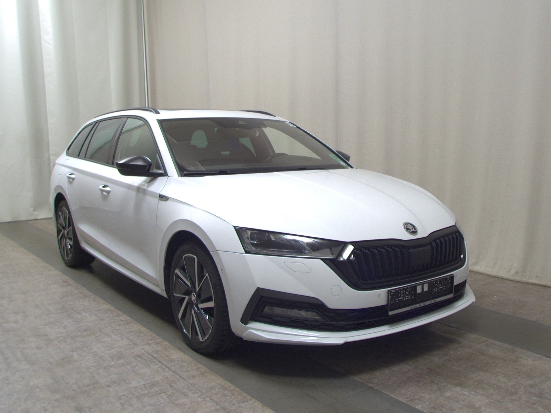 Skoda Octavia Kombi 2.0 TDI SportLine Navi LED Virtual RFK 3
