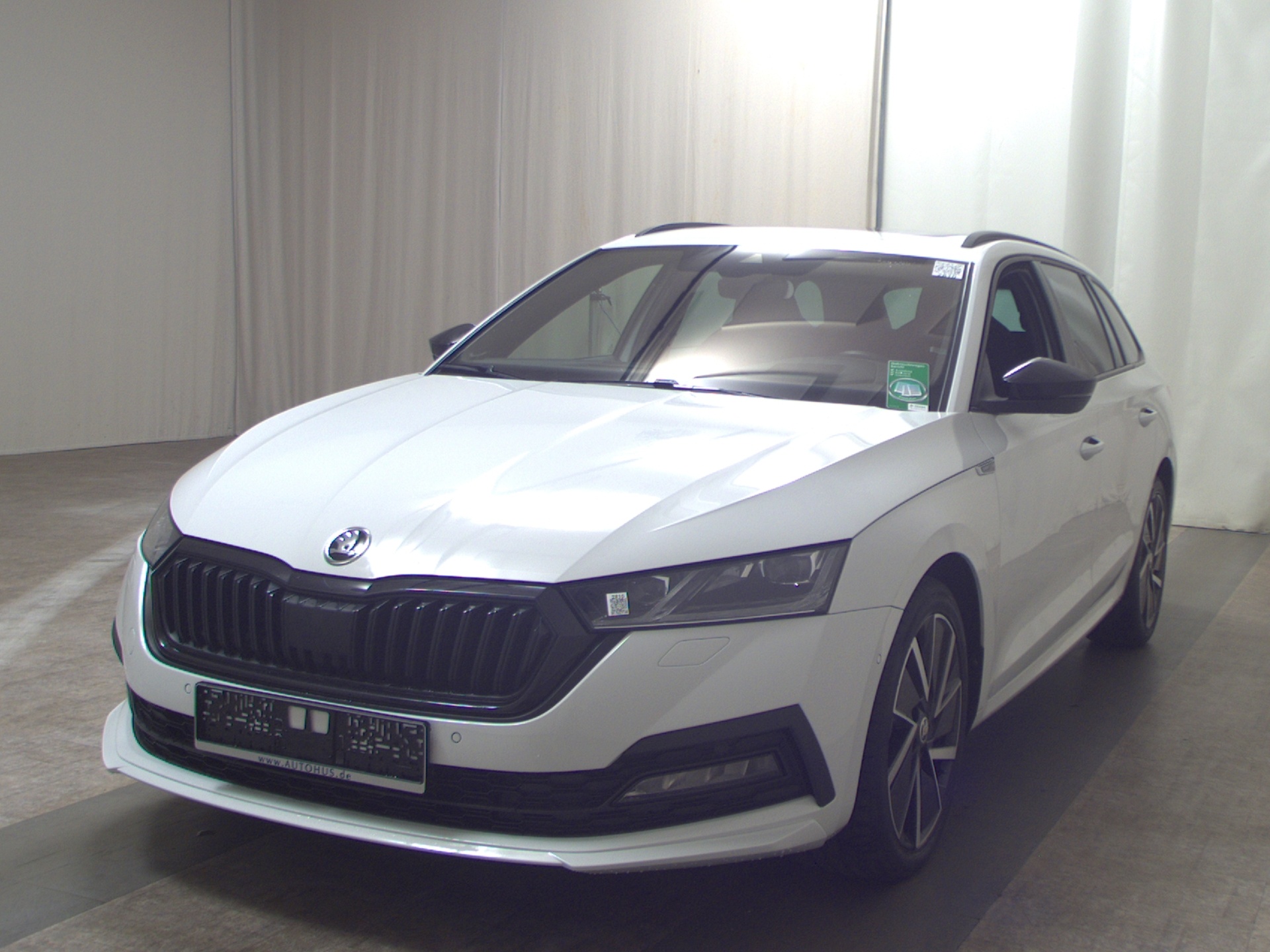 Skoda Octavia Kombi 2.0 TDI SportLine Navi LED Virtual RFK 2