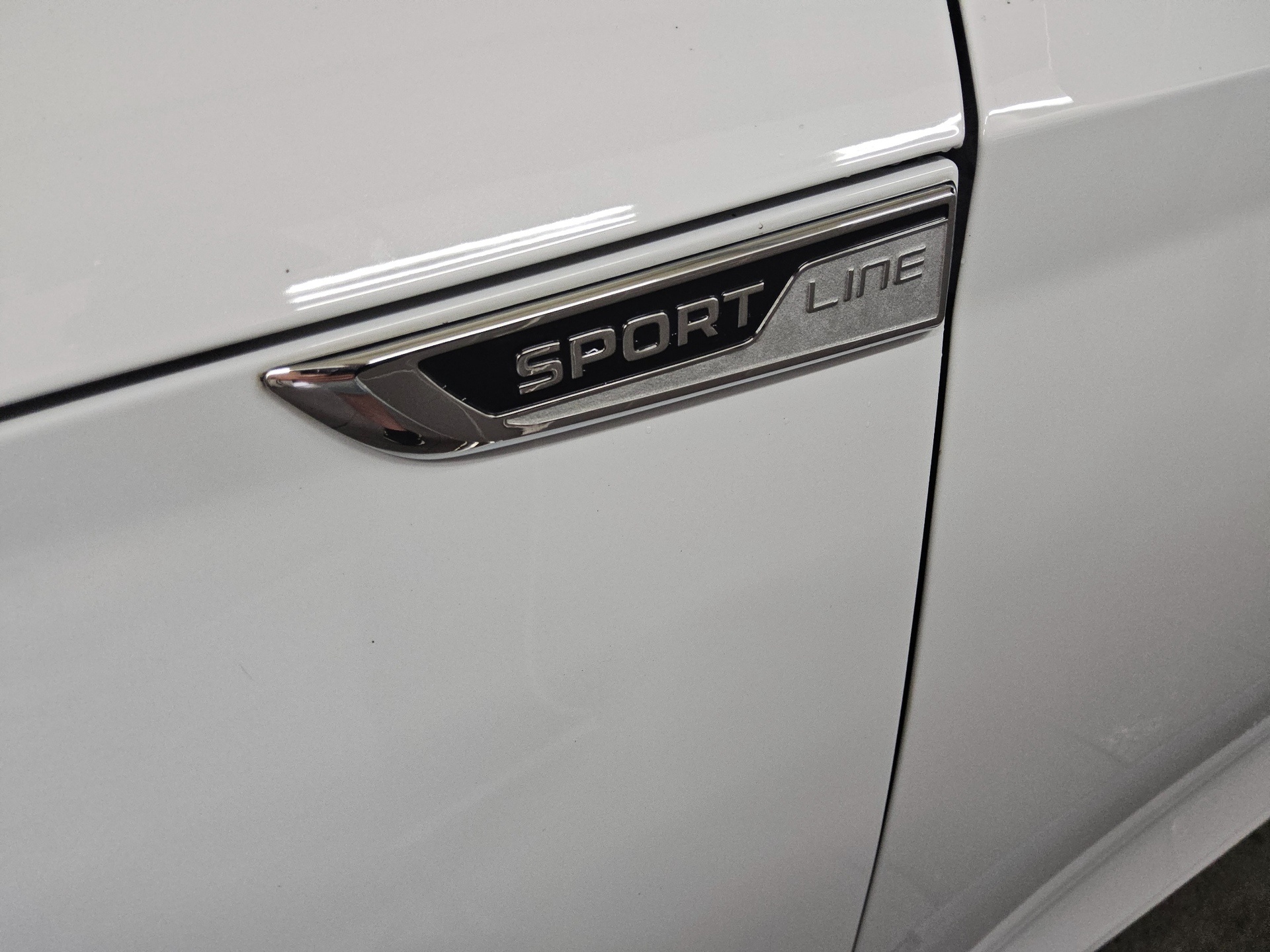 Skoda Octavia Kombi 2.0 TDI SportLine Navi LED Virtual RFK 12