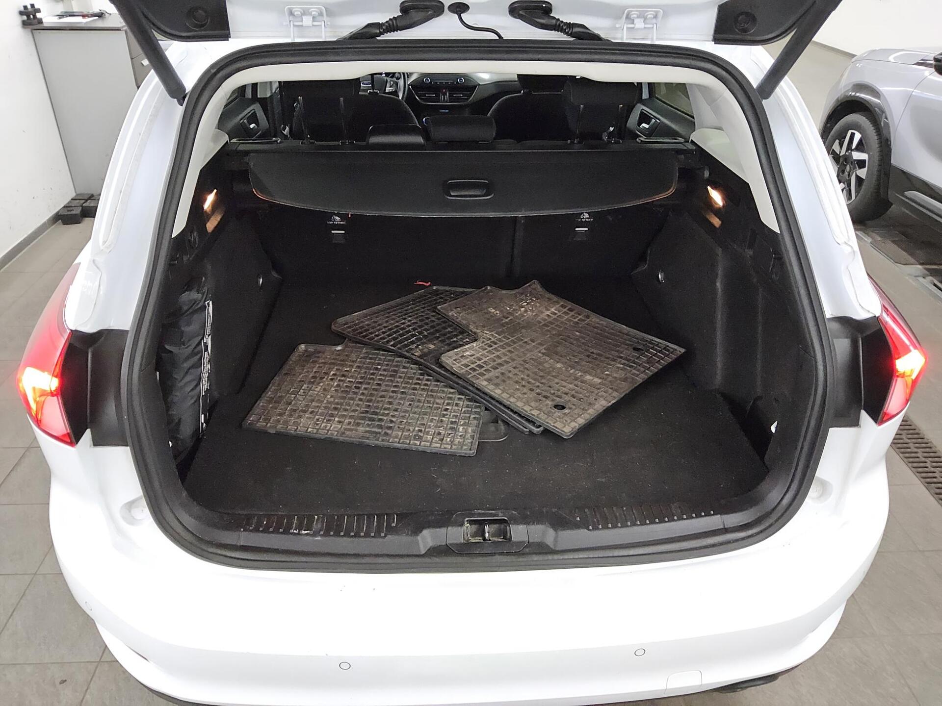 Ford Focus Turnier 2.0 EB Titanium Navi Shz RFK 11