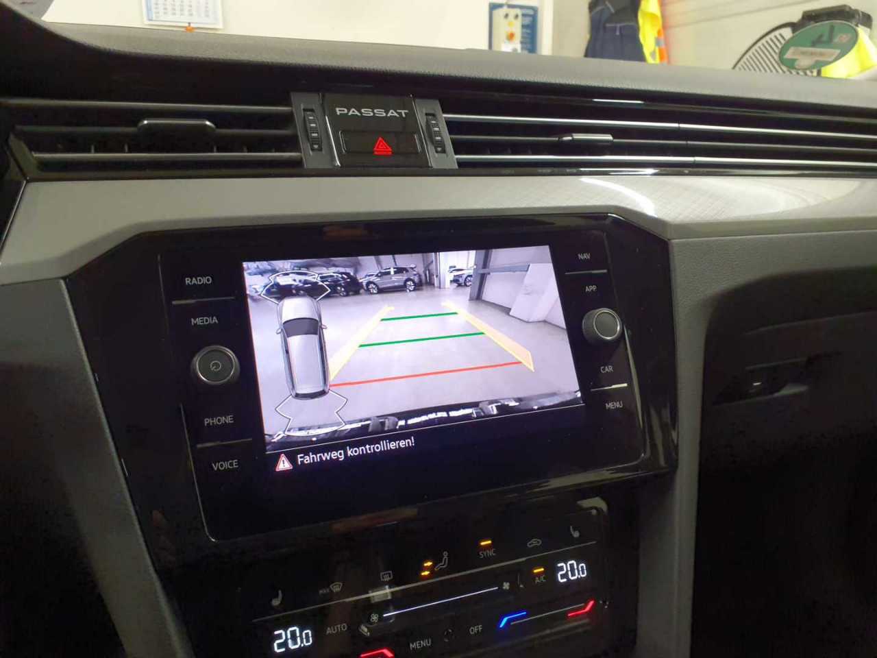 Volkswagen Passat Variant 2.0 TDI Business RFK 11