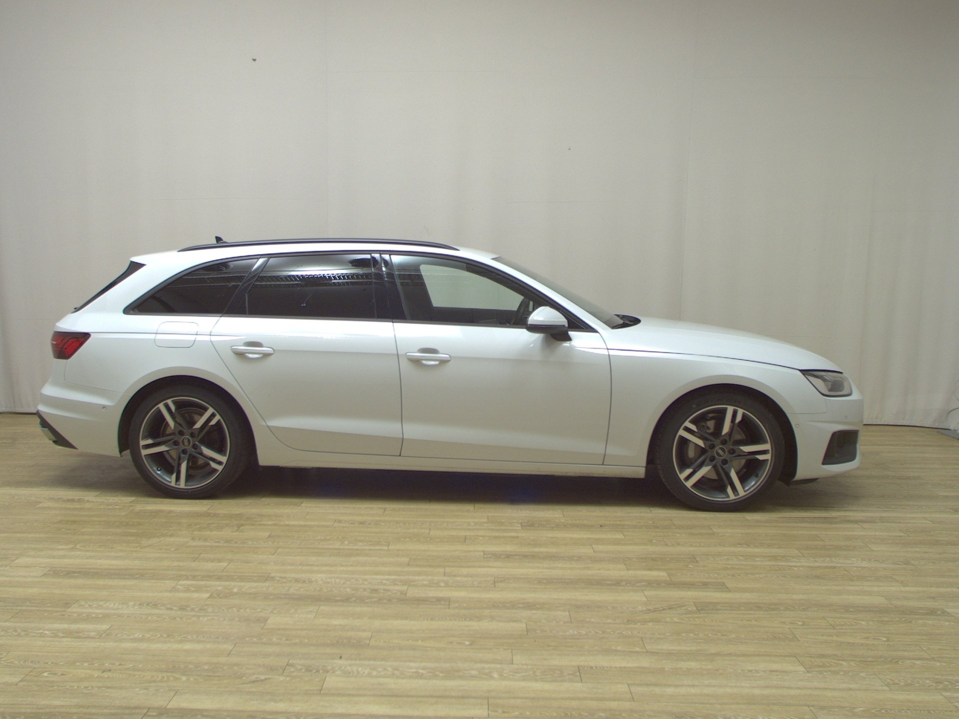 Audi A4 Avant 40 TDI Navi LED vc+ AHK Rückfahrkamera