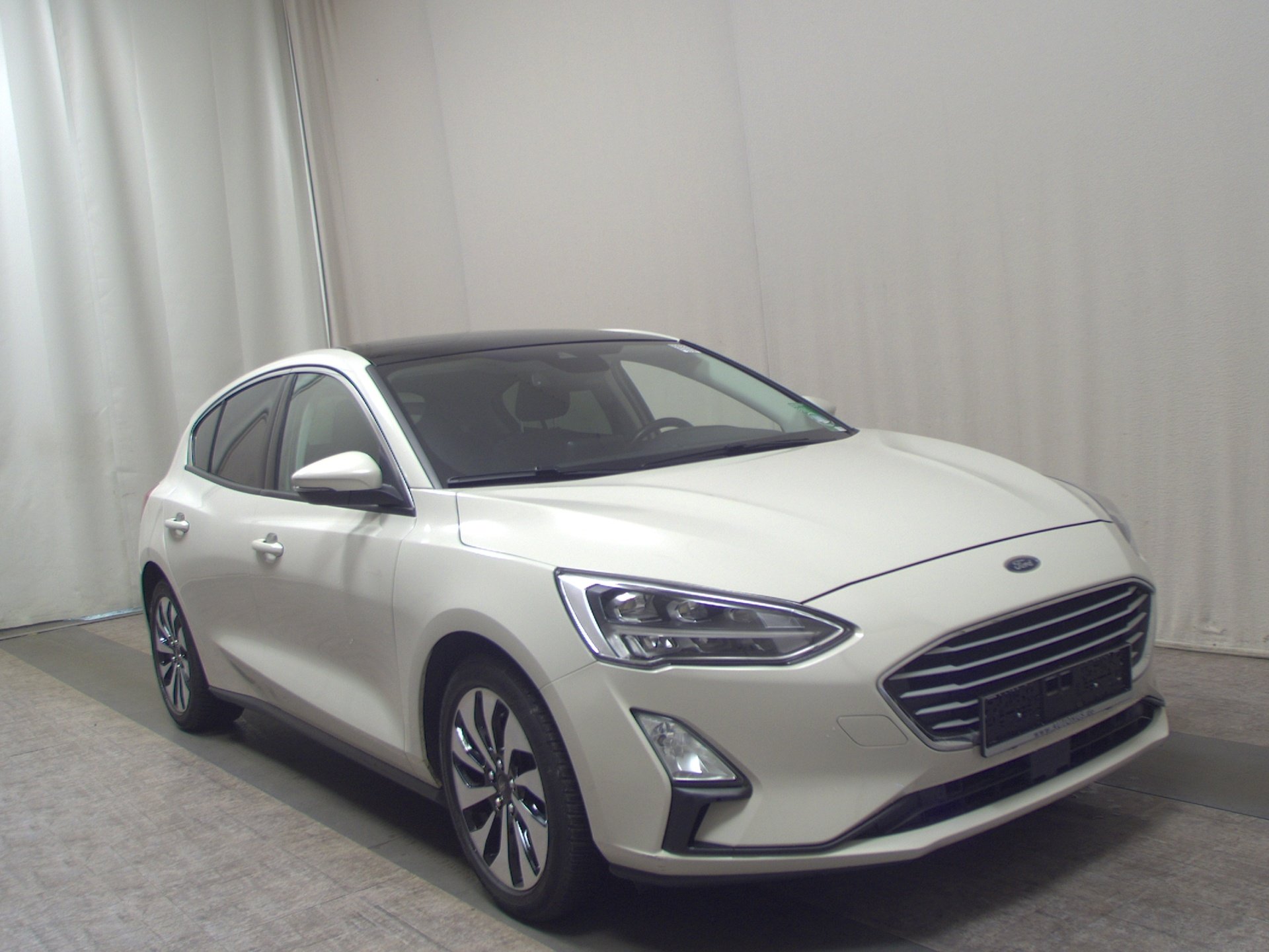 Ford Focus 1.5 EB Cool&Connect Navi LED RfK Pano AHK 3
