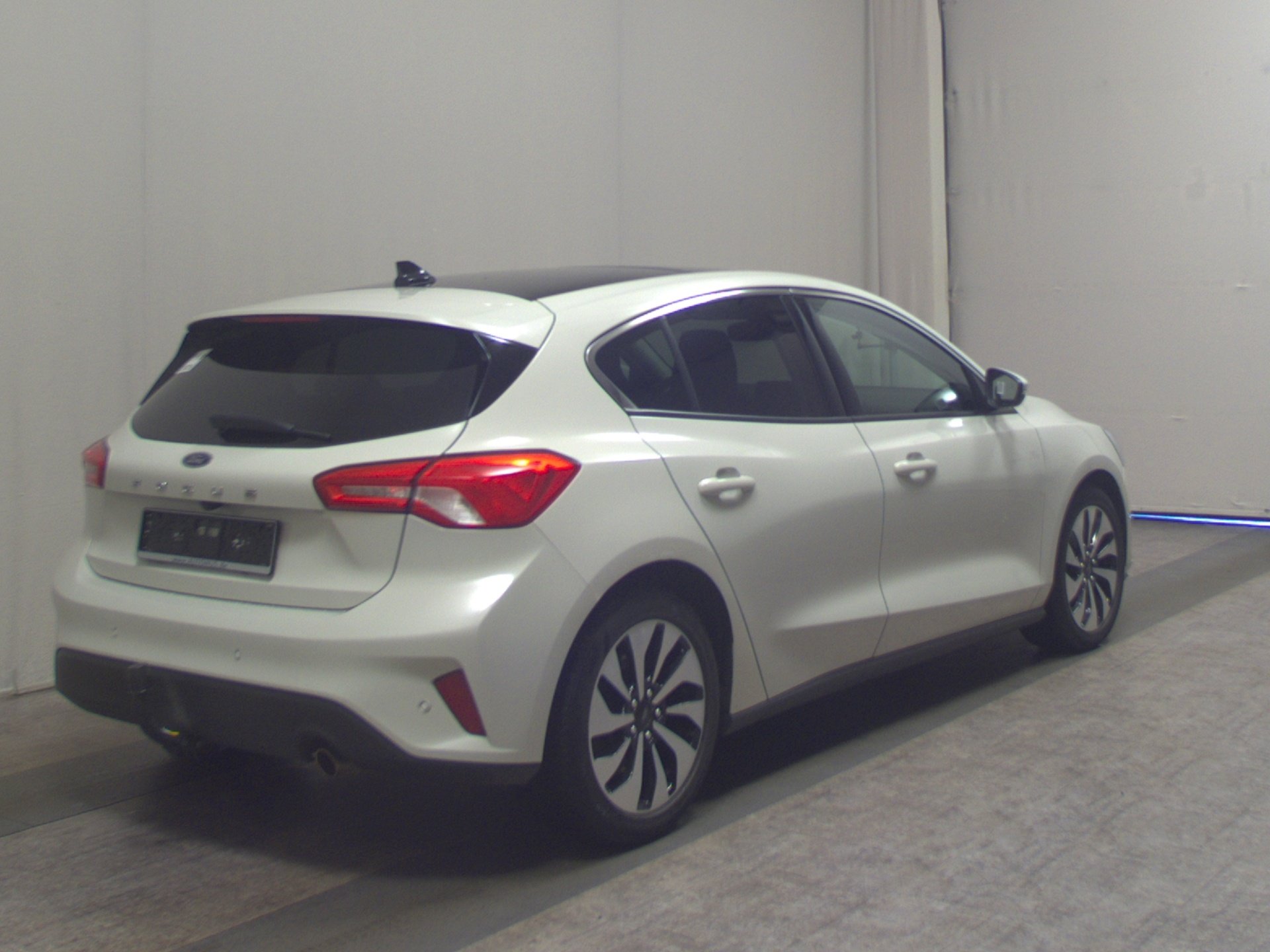 Ford Focus 1.5 EB Cool&Connect Navi LED RfK Pano AHK 4