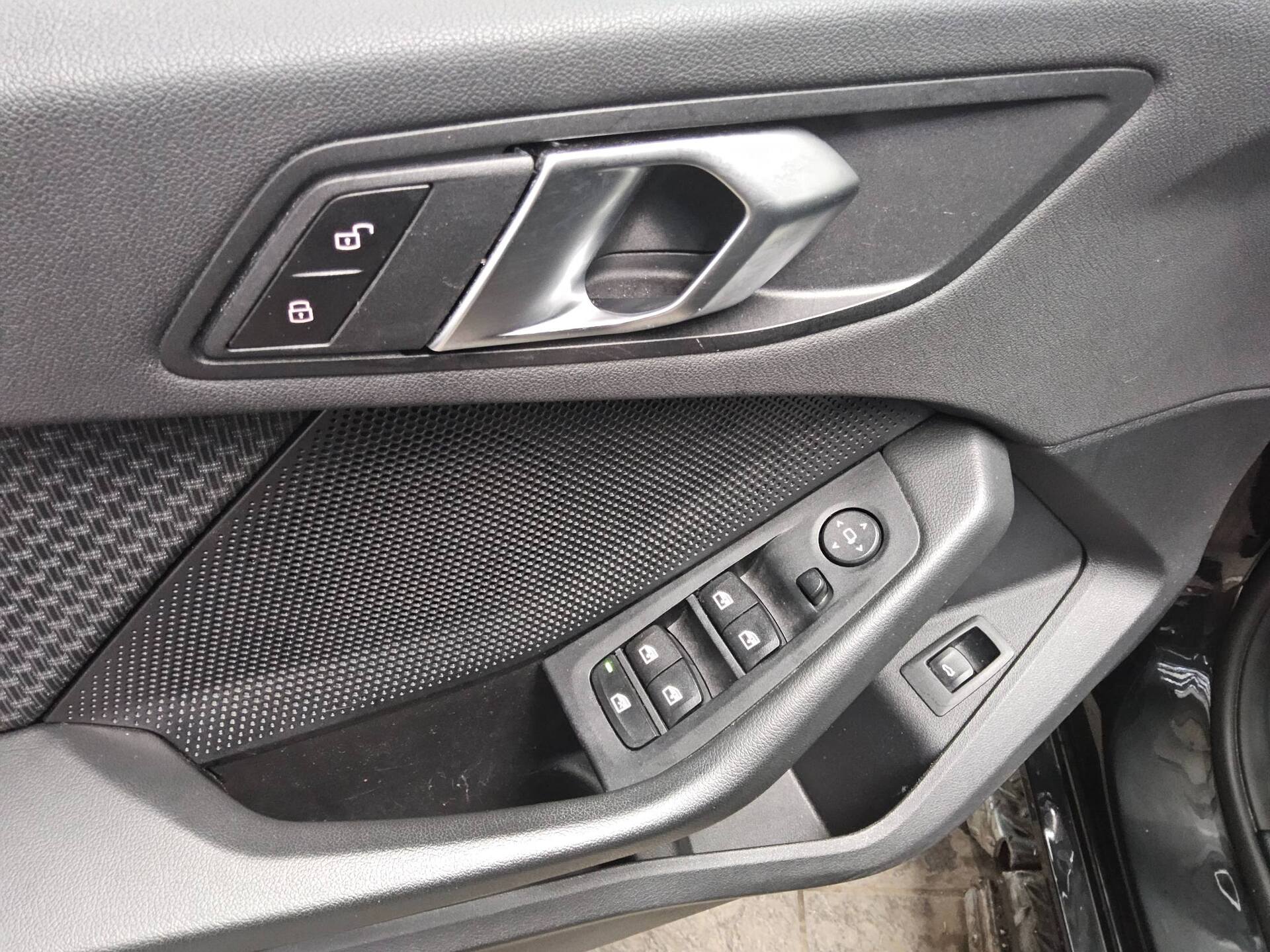 BMW 118iA Advantage Navi LED Lc-Pro PDC SHZ 9