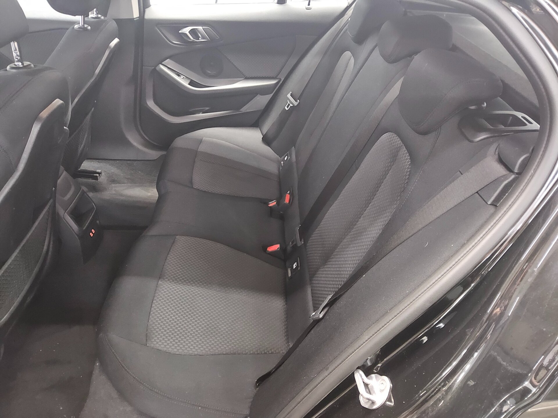 BMW 118iA Advantage Navi LED Lc-Pro PDC SHZ 13