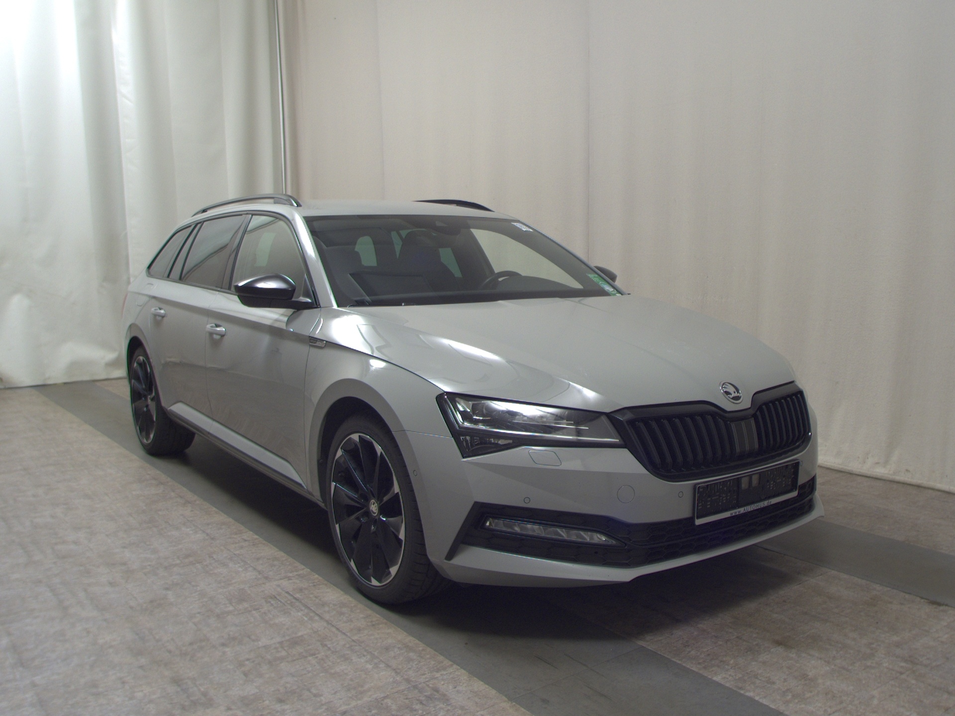 Skoda Superb Kombi 2.0 TDI SportLine T-Leder Navi LED Virtual 3