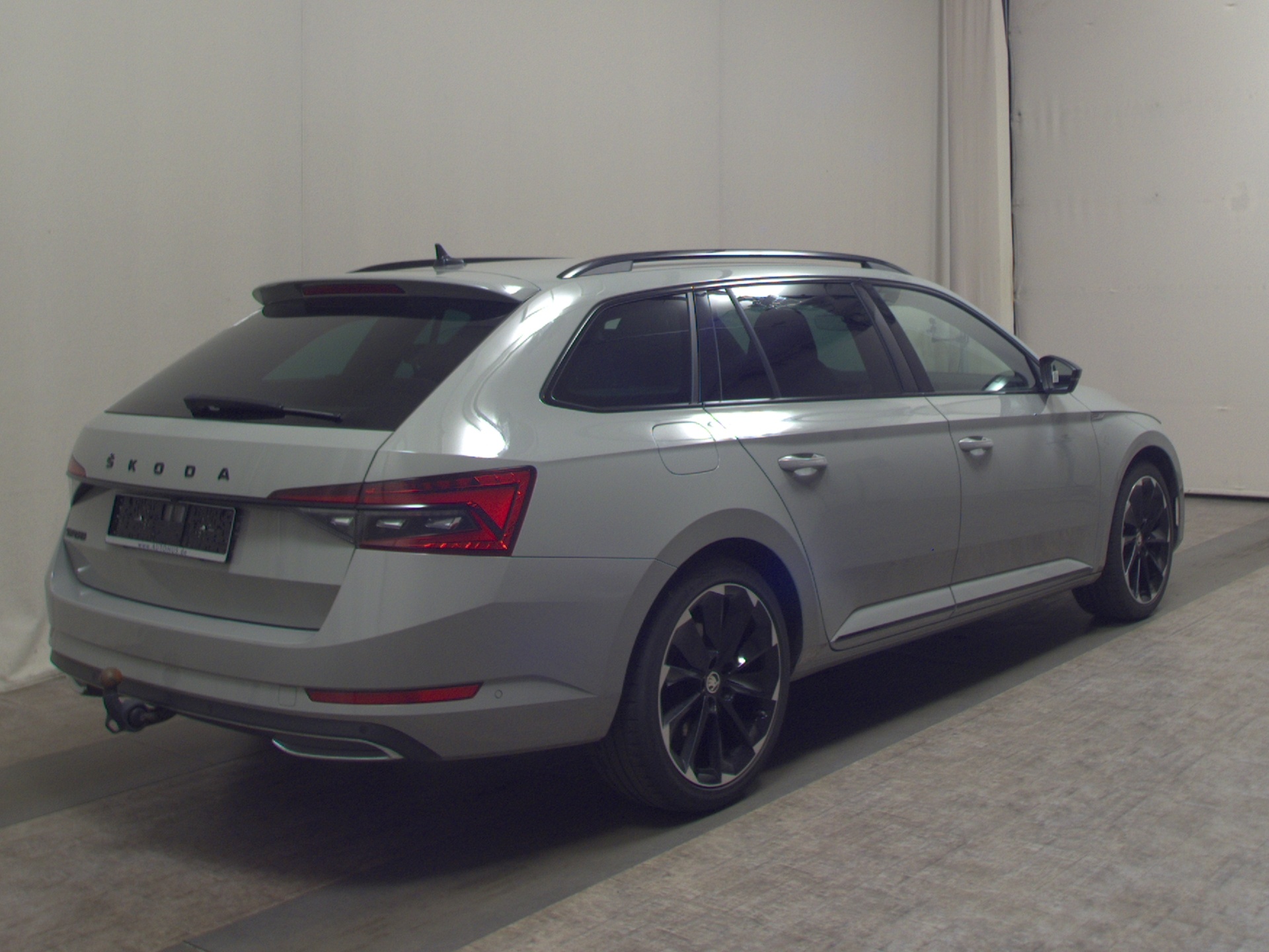Skoda Superb Kombi 2.0 TDI SportLine T-Leder Navi LED Virtual 4