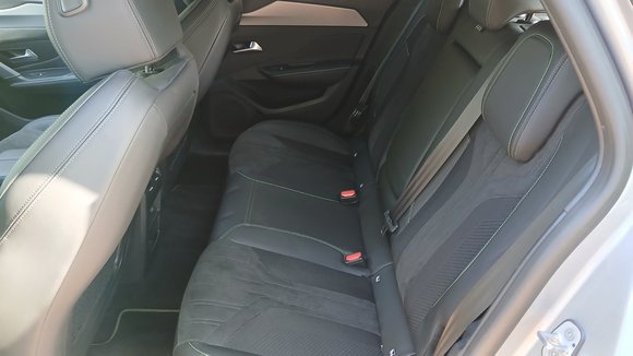 Peugeot 308 1.5 BlueHDI GT-Line NAVI KLIMA LED PDC RFK 8