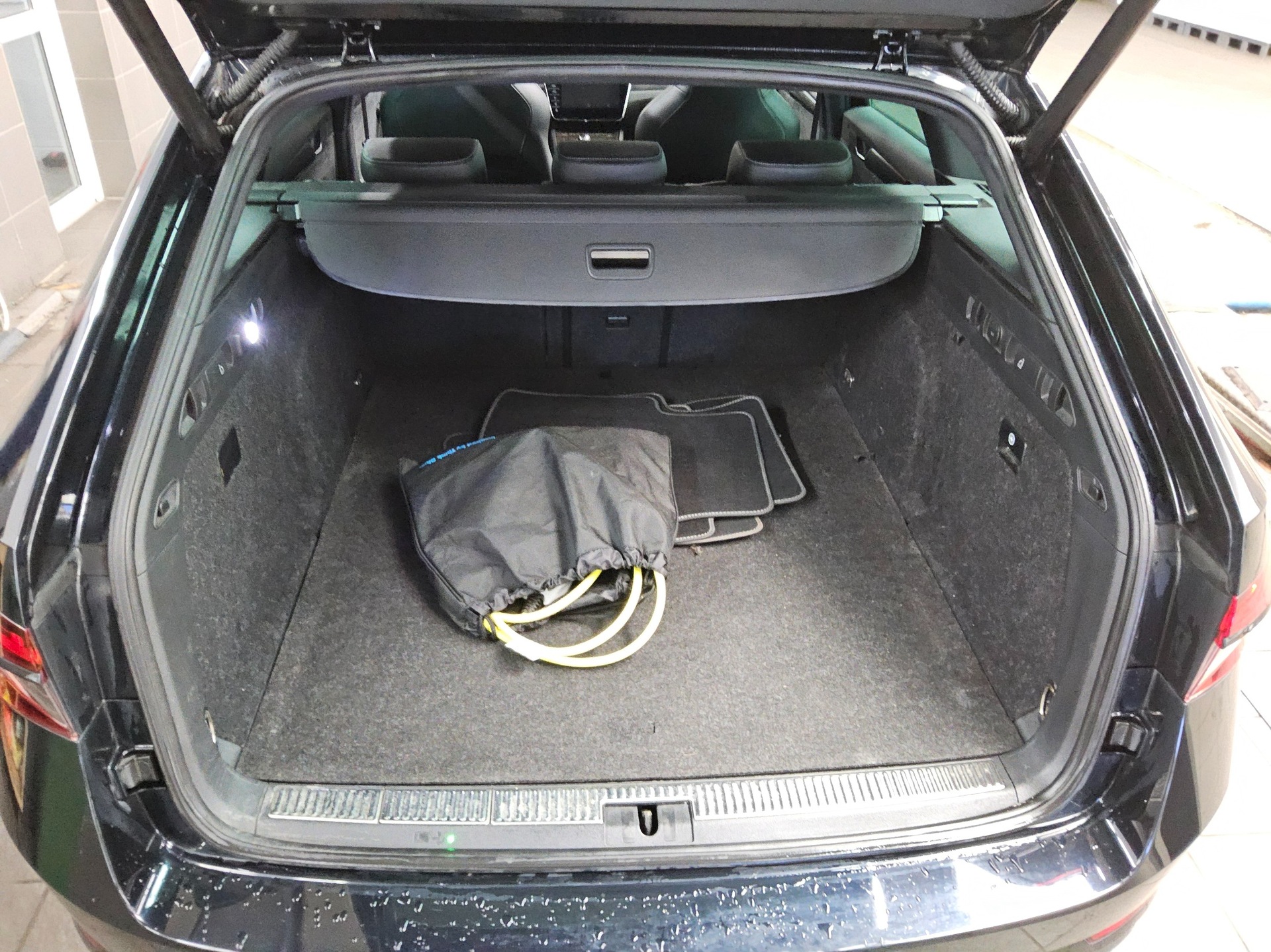 Skoda Superb Kombi 1.4 TSI iV SportLine Navi DC Pano 12