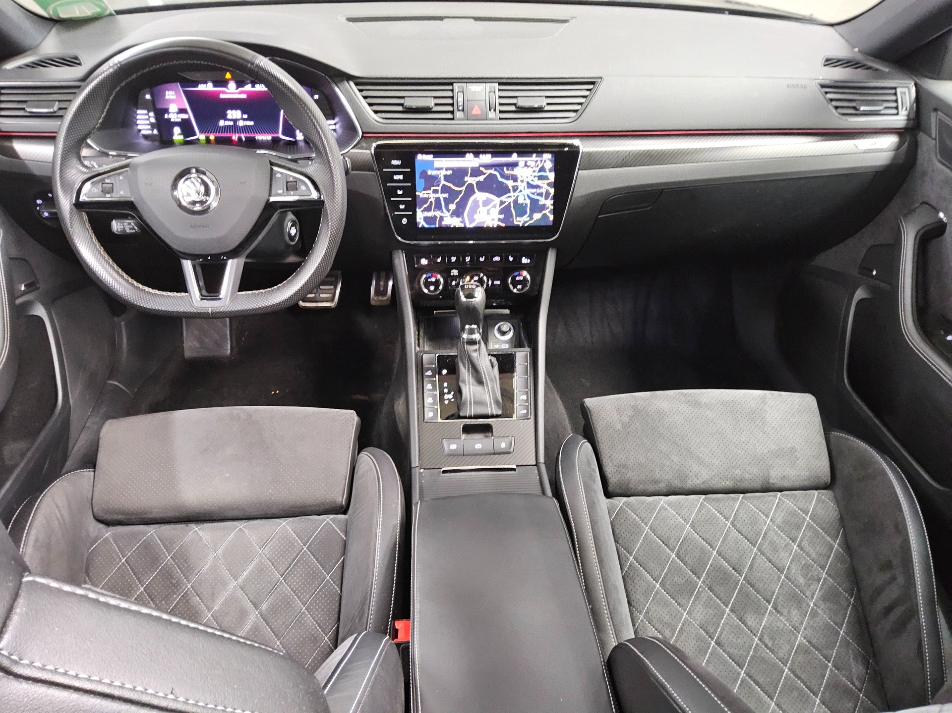 Skoda Superb Kombi 1.4 TSI iV SportLine Navi DC Pano 5